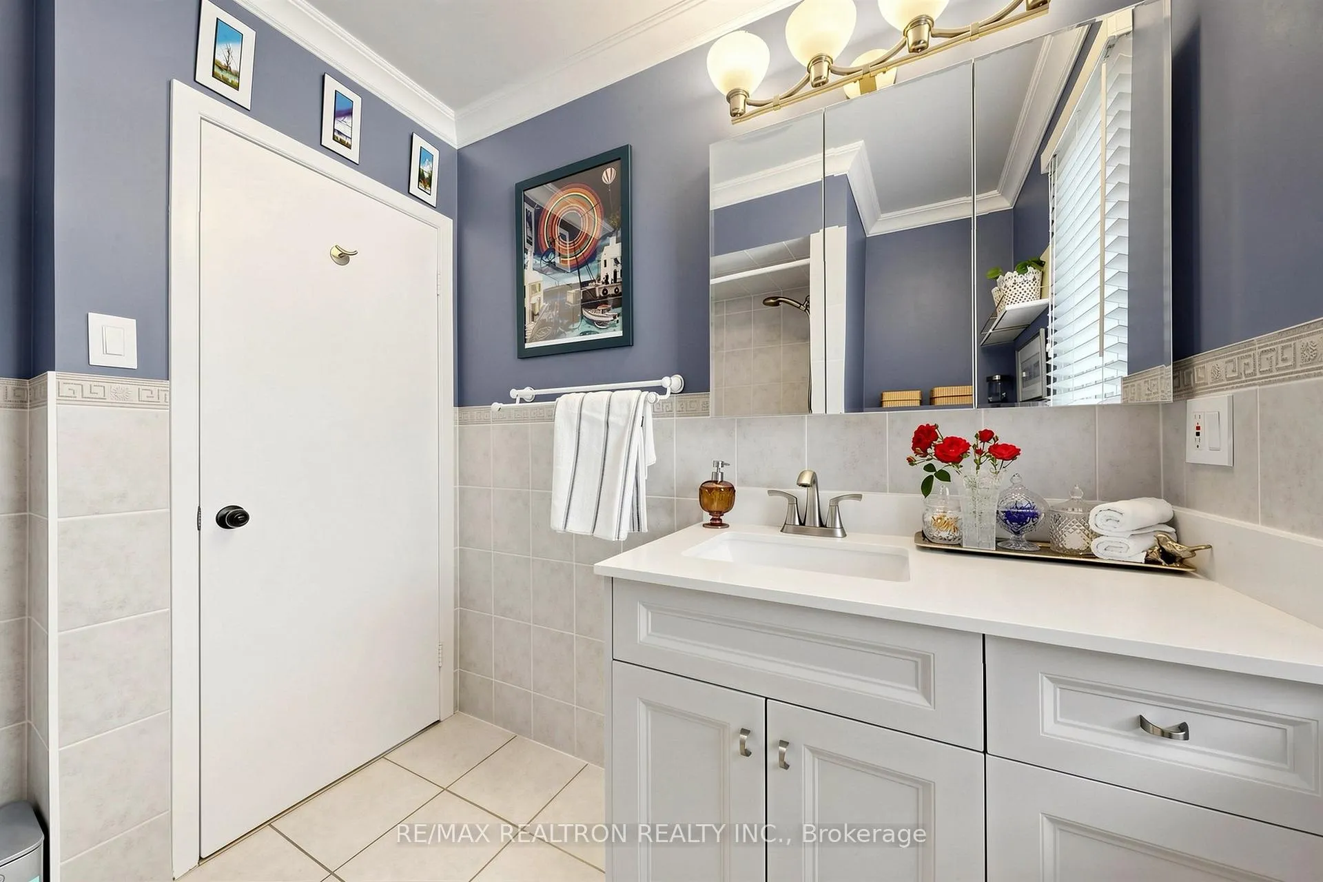 Photo 36 of 8 Cassandra Boulevard, North York, Parkwoods-Donalda — HOMEH