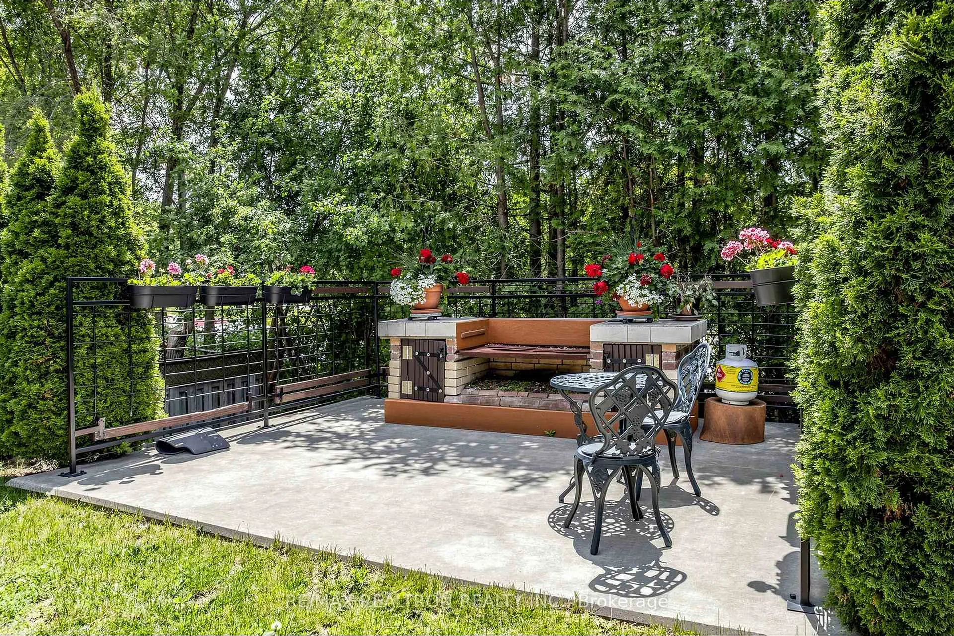 Photo 44 of 8 Cassandra Boulevard, North York, Parkwoods-Donalda — HOMEH
