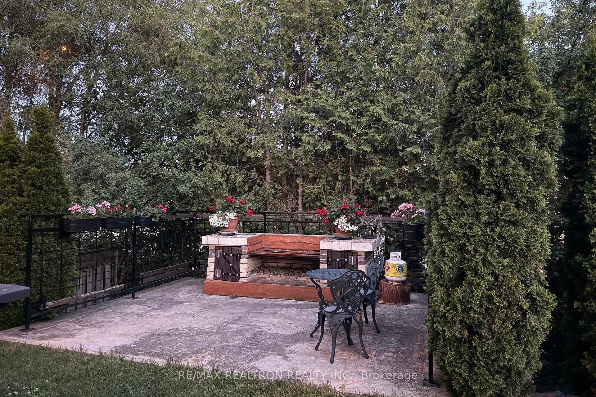 Photo 48 of 8 Cassandra Boulevard, North York, Parkwoods-Donalda — HOMEH