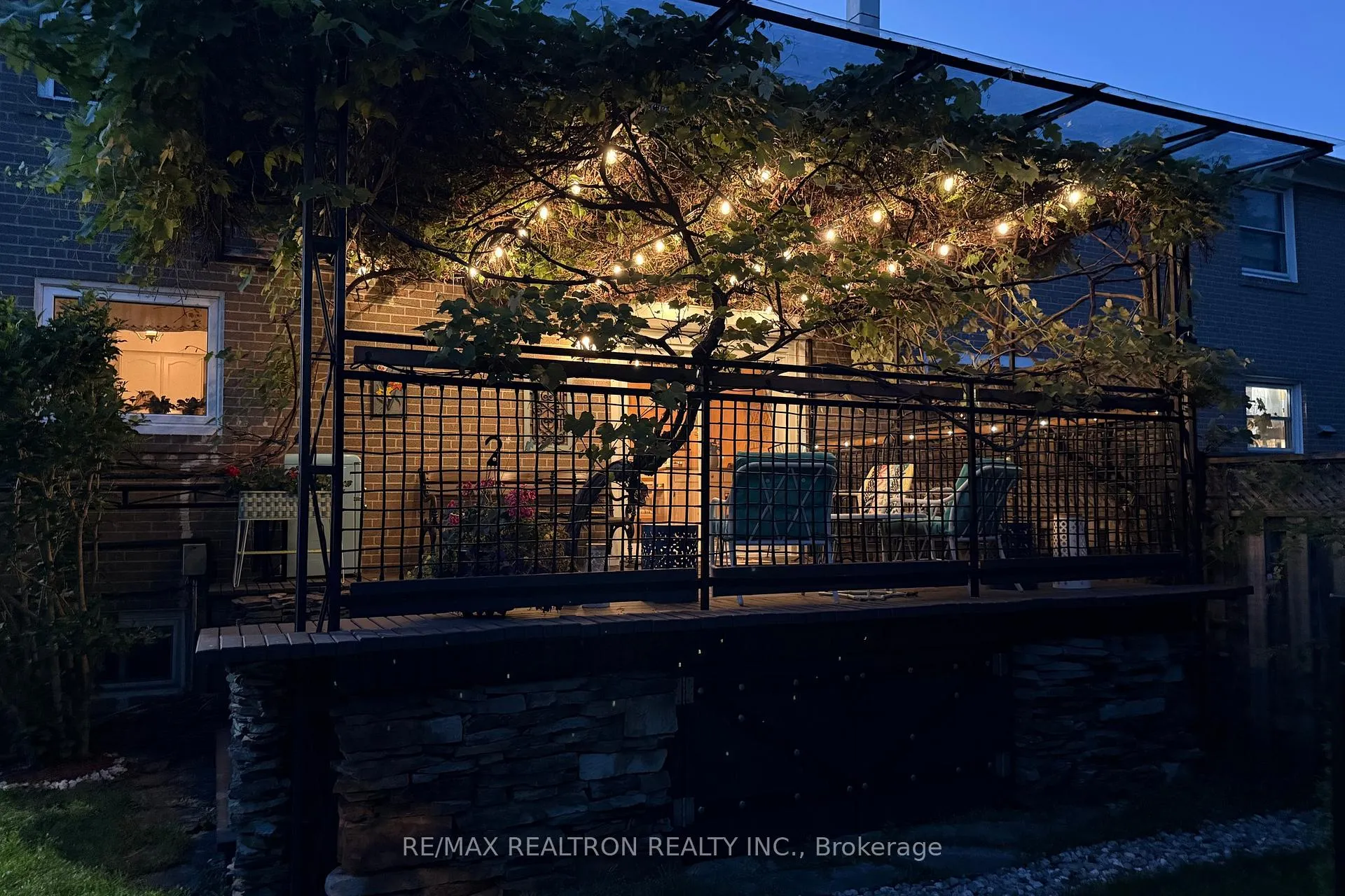 Photo 49 of 8 Cassandra Boulevard, North York, Parkwoods-Donalda — HOMEH