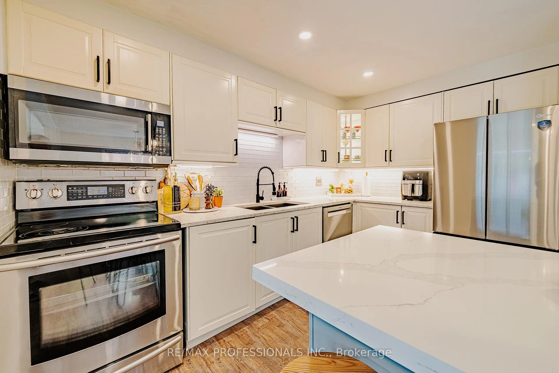 Photo 10 of 178 Kovac Road, Cambridge, Greenway-Chaplin — HOMEH