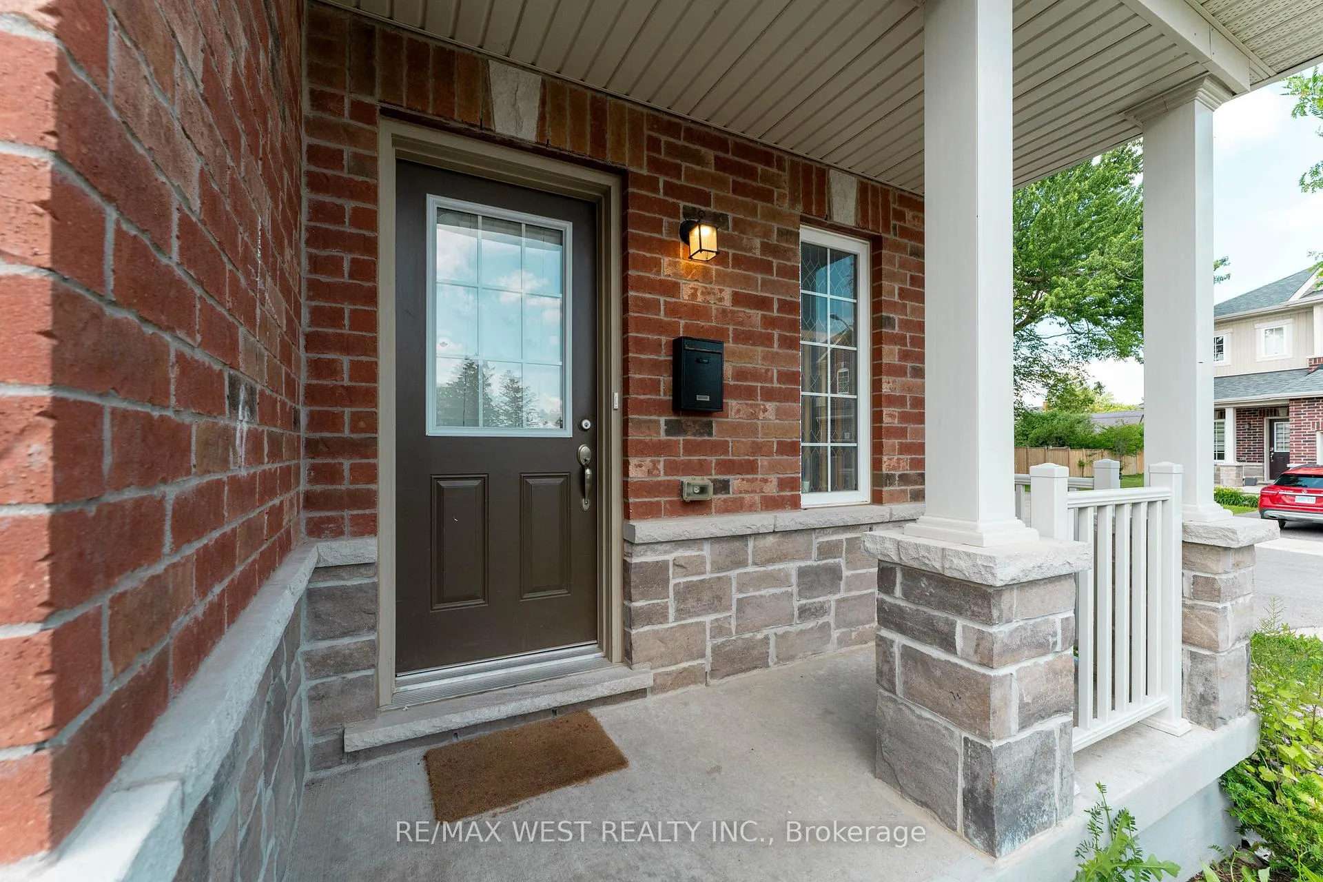 Photo 4 of 24 Dewberry Drive, Kitchener, Heritage Park/Rosemount — HOMEH