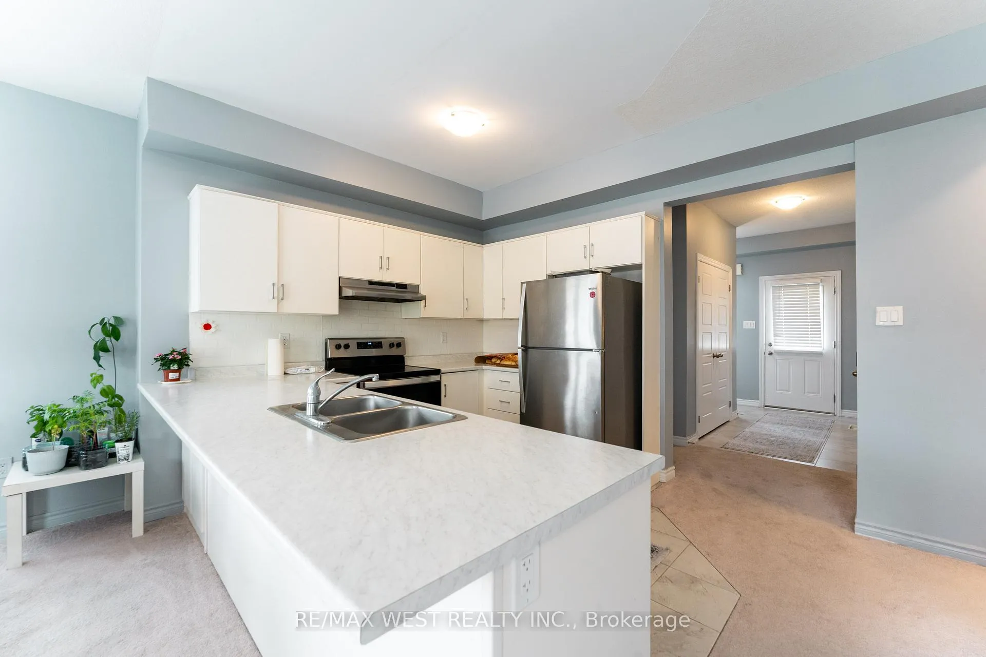 Photo 9 of 24 Dewberry Drive, Kitchener, Heritage Park/Rosemount — HOMEH