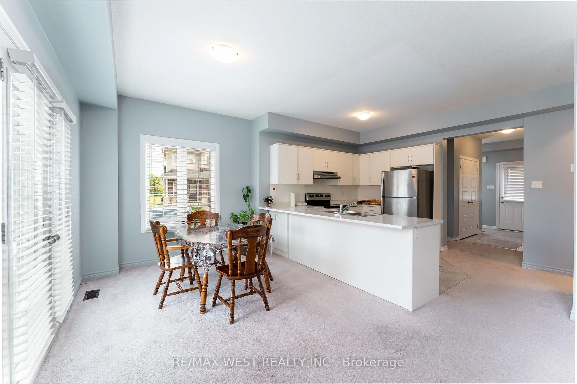Photo 16 of 24 Dewberry Drive, Kitchener, Heritage Park/Rosemount — HOMEH