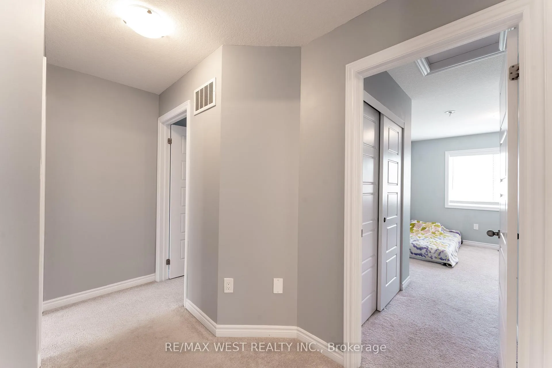Photo 17 of 24 Dewberry Drive, Kitchener, Heritage Park/Rosemount — HOMEH