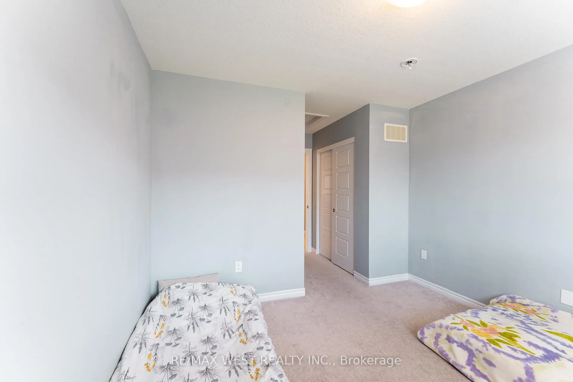 Photo 20 of 24 Dewberry Drive, Kitchener, Heritage Park/Rosemount — HOMEH