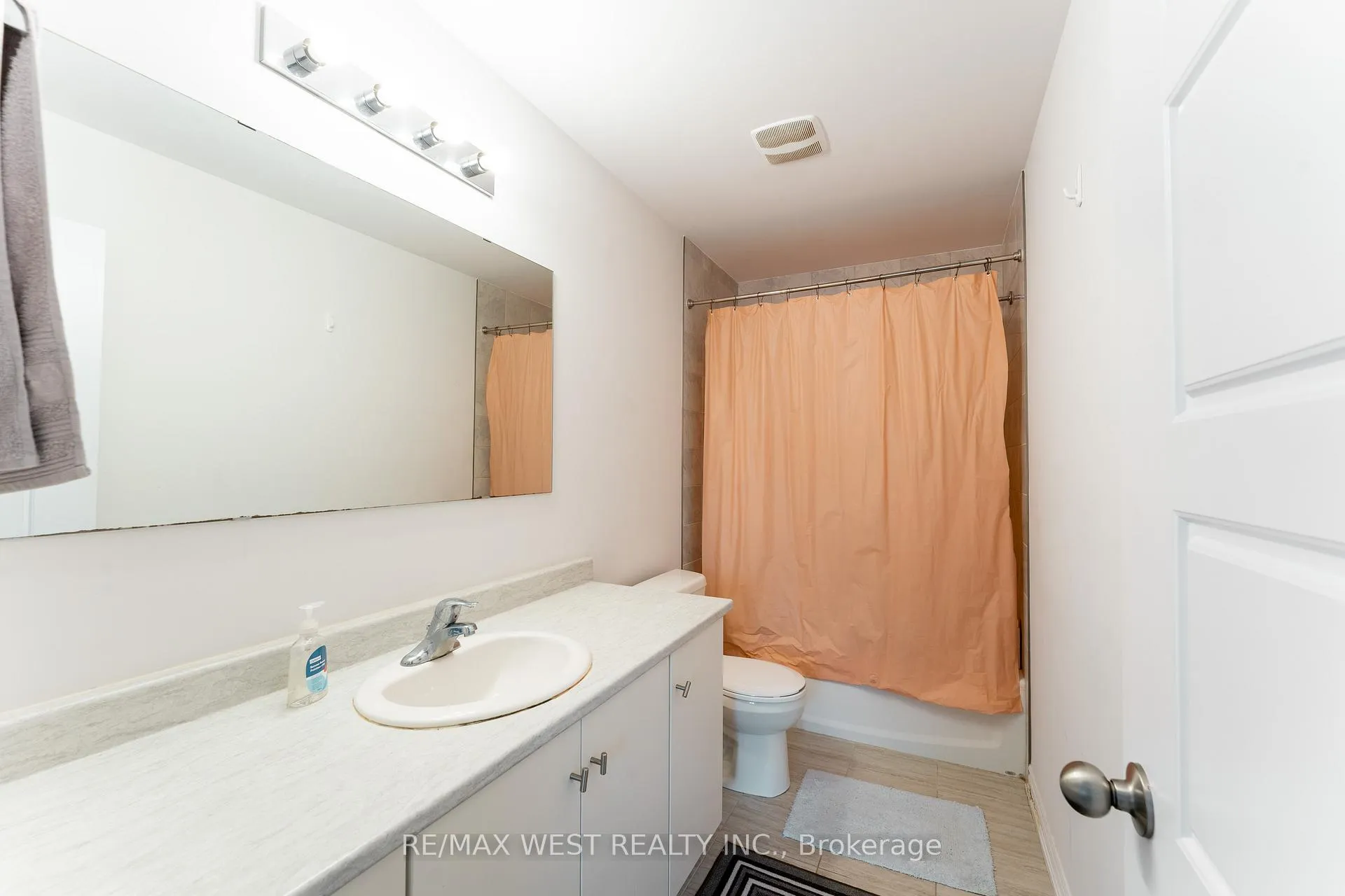 Photo 26 of 24 Dewberry Drive, Kitchener, Heritage Park/Rosemount — HOMEH