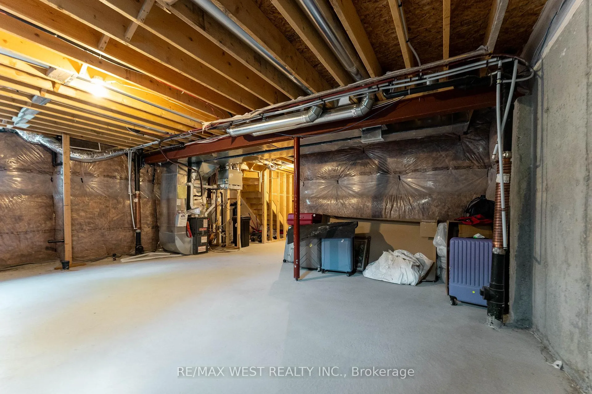 Photo 33 of 24 Dewberry Drive, Kitchener, Heritage Park/Rosemount — HOMEH