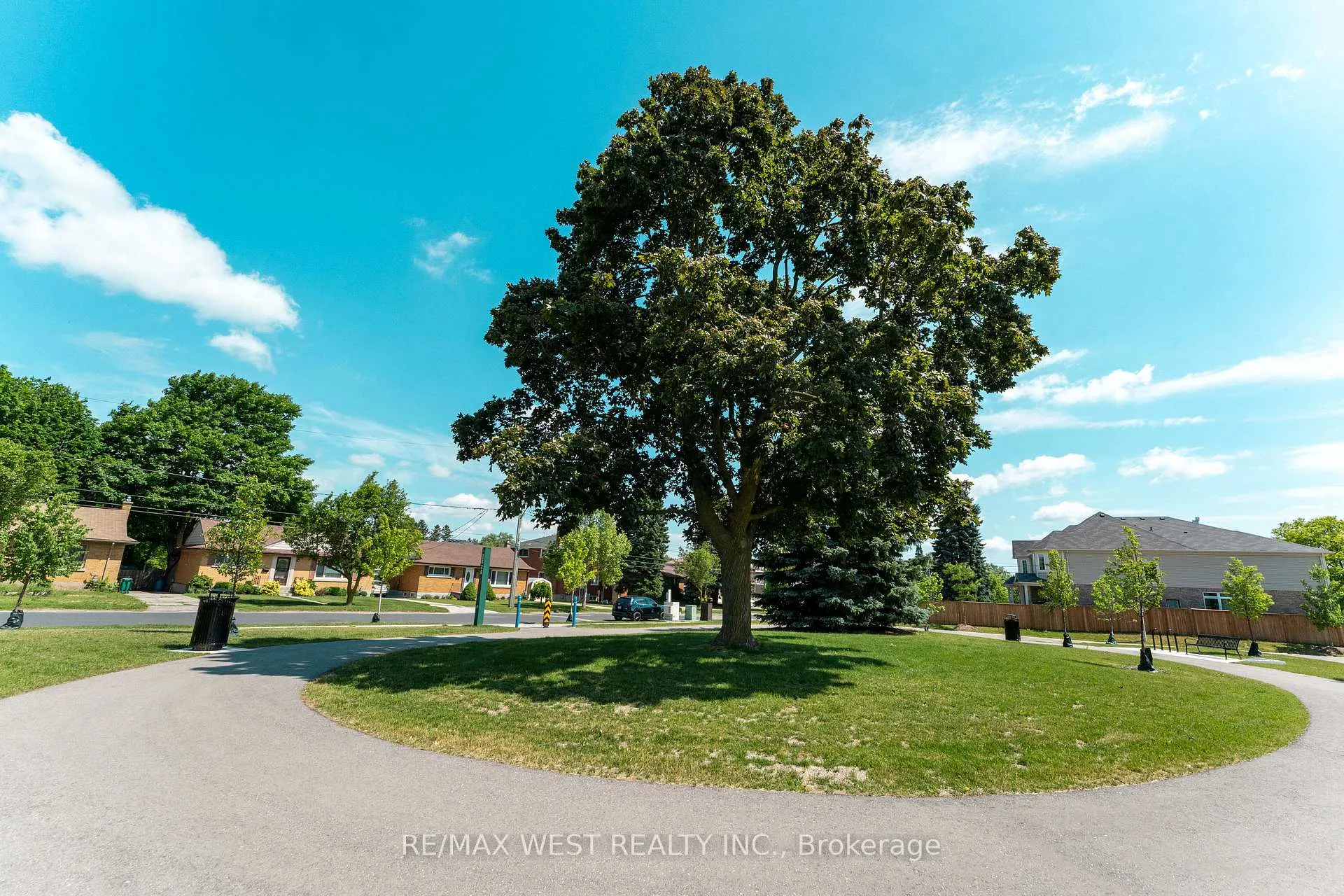 Photo 42 of 24 Dewberry Drive, Kitchener, Heritage Park/Rosemount — HOMEH