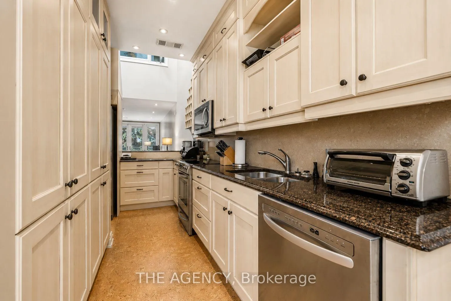 Photo 9 of Unit B&C, 116 Hazelton Avenue, Toronto, The Annex — HOMEH