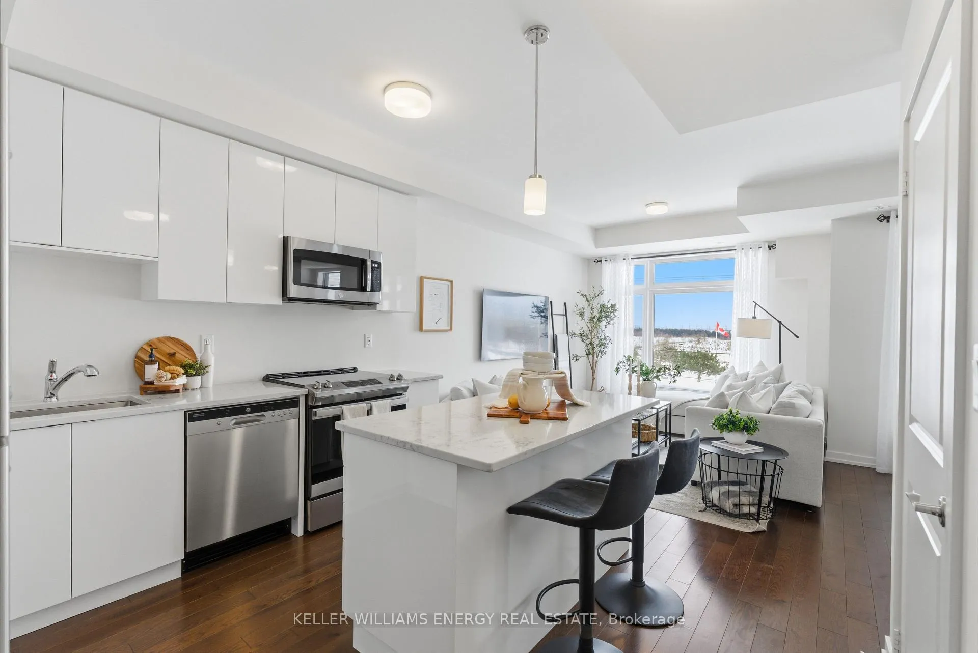 Photo 6 of Unit 316, 2550 Castlegate Crossing, Pickering, Duffin Heights — HOMEH