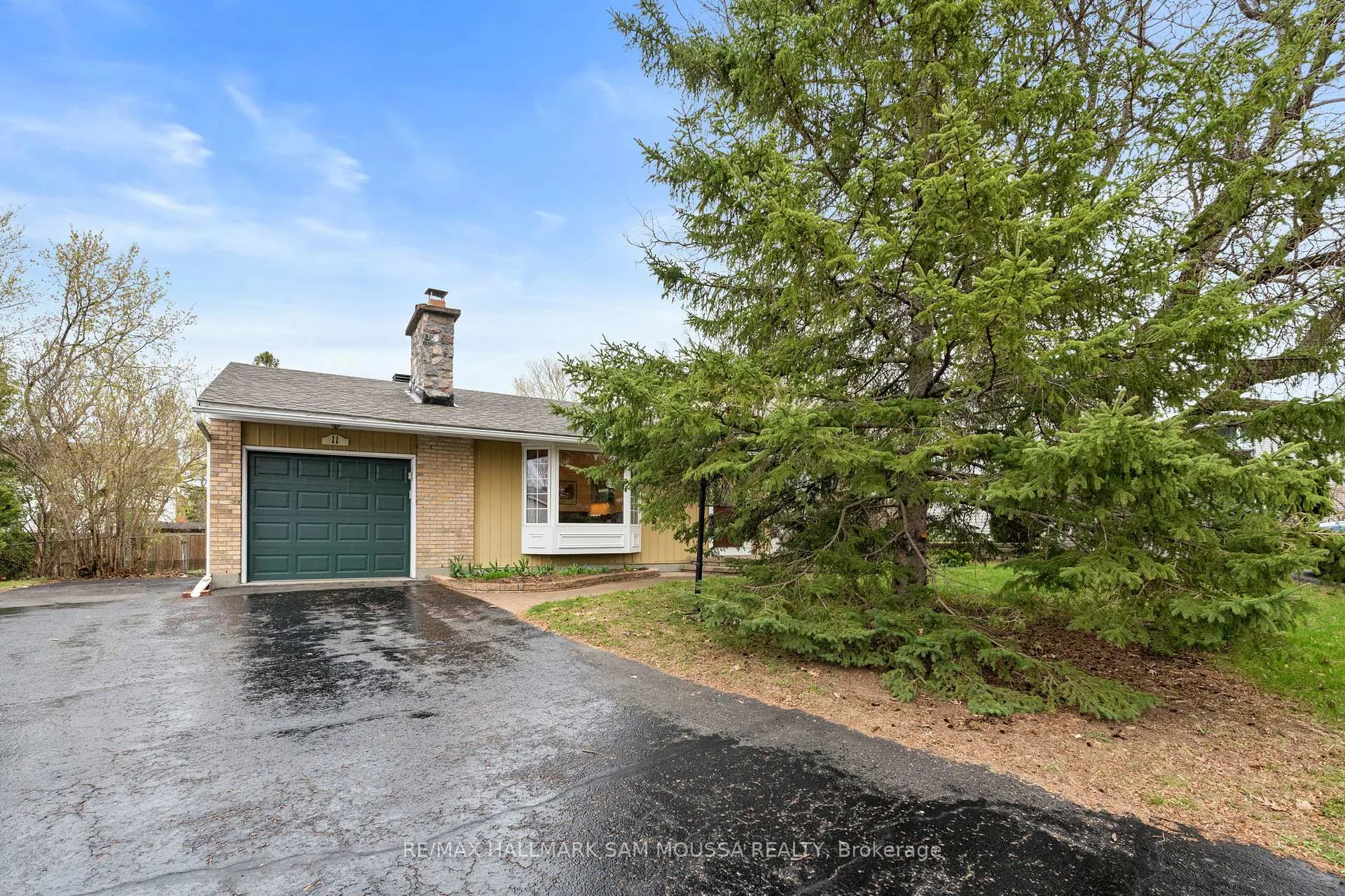 Front of 11 Springdale Crescent