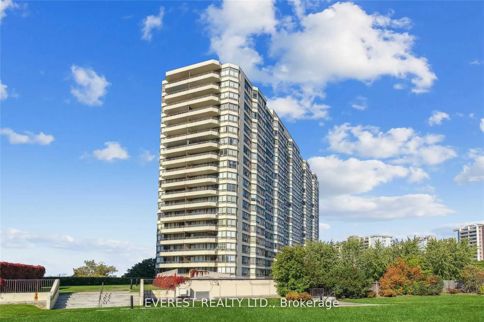 Front of Unit 1405, 5 Greystone Walk Drive