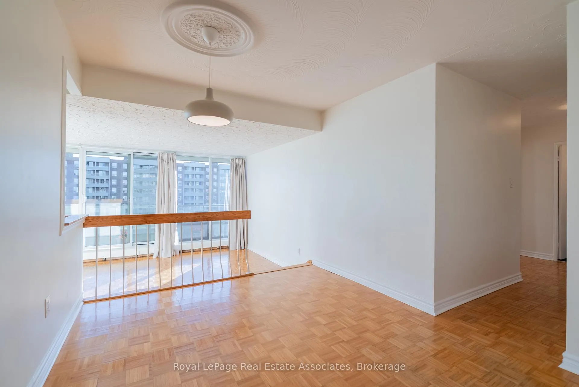 Photo 10 of Unit 813, 9 Four Winds Drive, North York, York University Heights — HOMEH