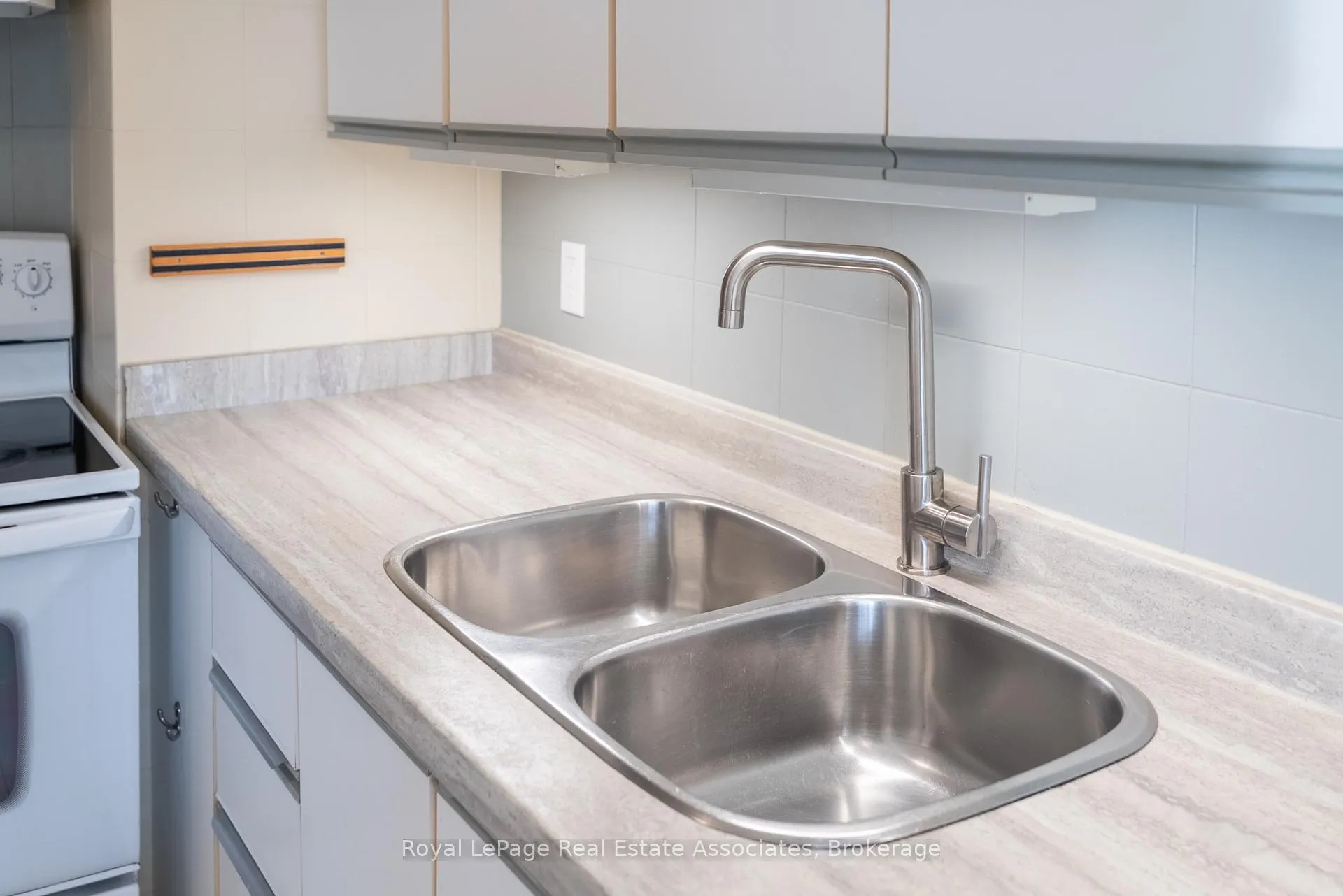 Photo 42 of Unit 813, 9 Four Winds Drive, North York, York University Heights — HOMEH