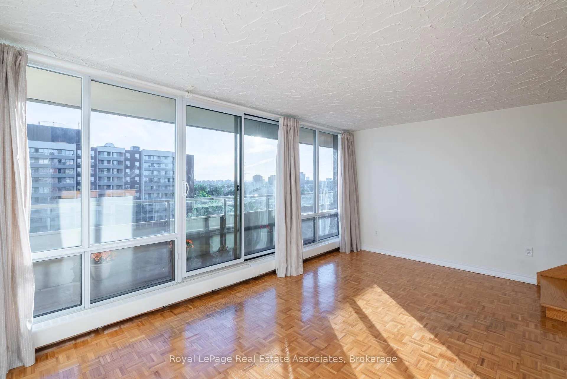 Photo 19 of Unit 813, 9 Four Winds Drive, North York, York University Heights — HOMEH