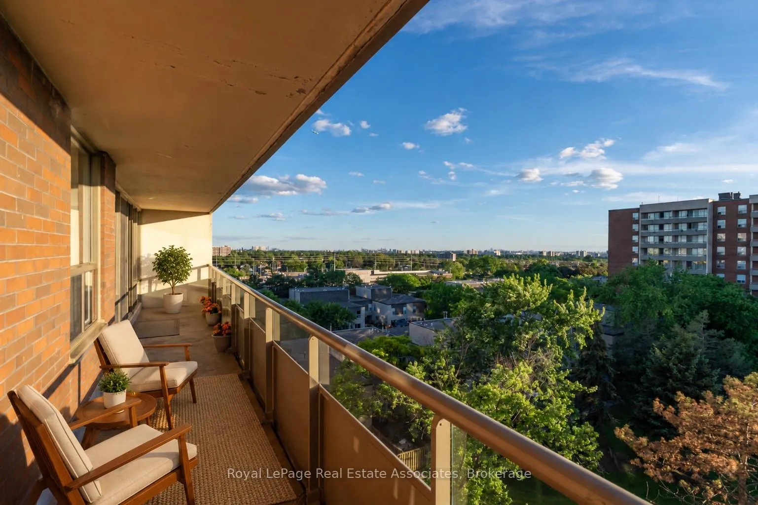 Photo 26 of Unit 813, 9 Four Winds Drive, North York, York University Heights — HOMEH