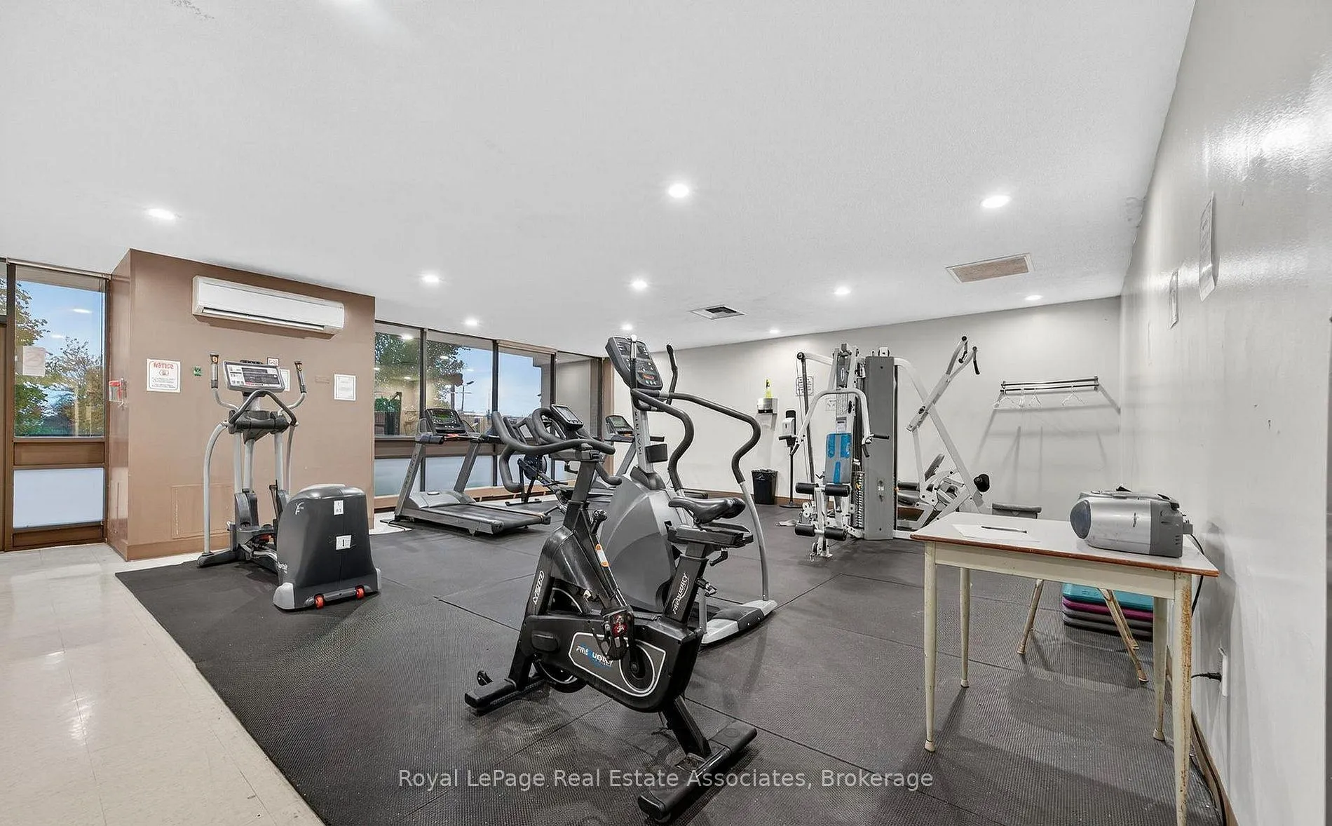 Photo 34 of Unit 813, 9 Four Winds Drive, North York, York University Heights — HOMEH
