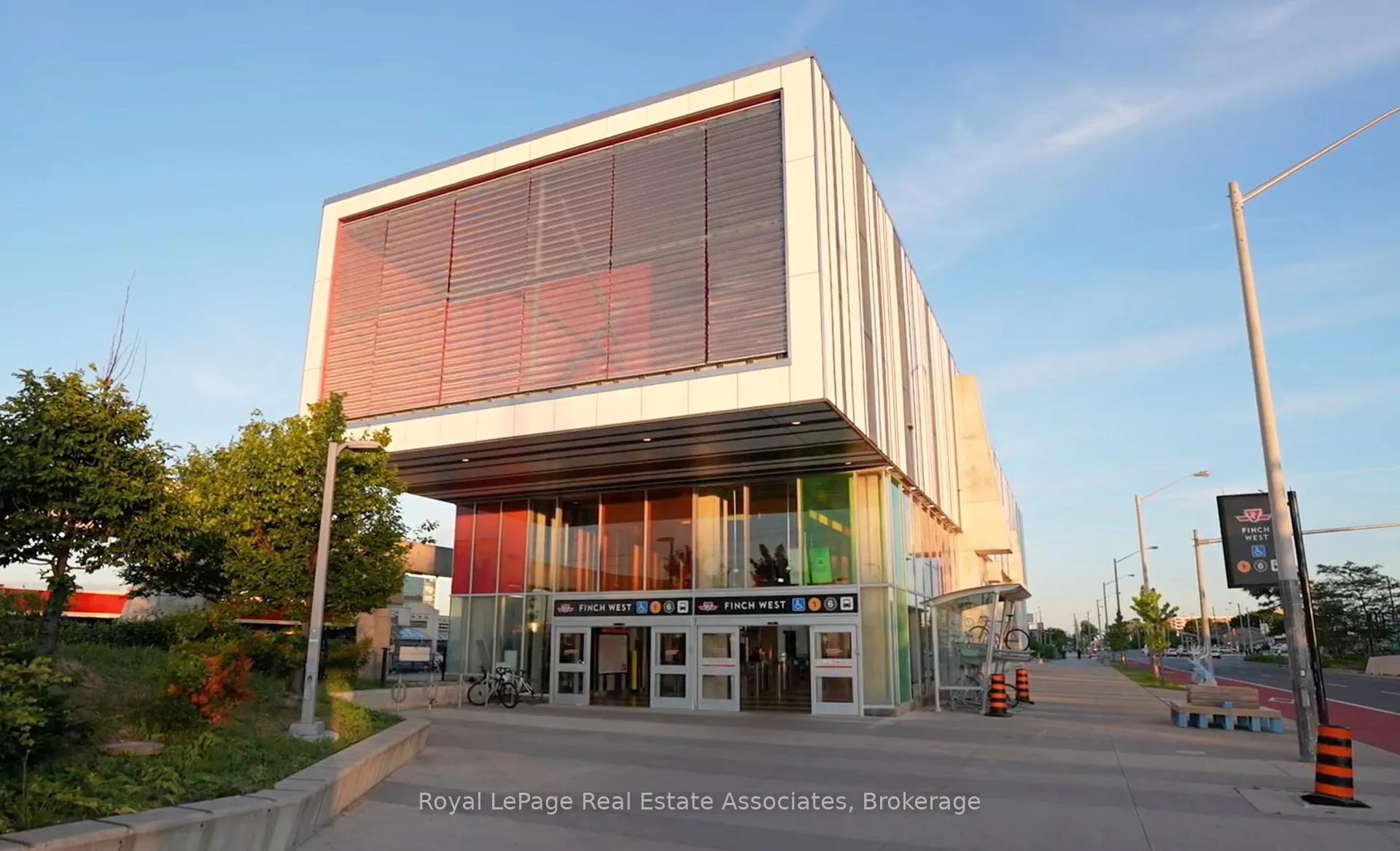 Photo 36 of Unit 813, 9 Four Winds Drive, North York, York University Heights — HOMEH