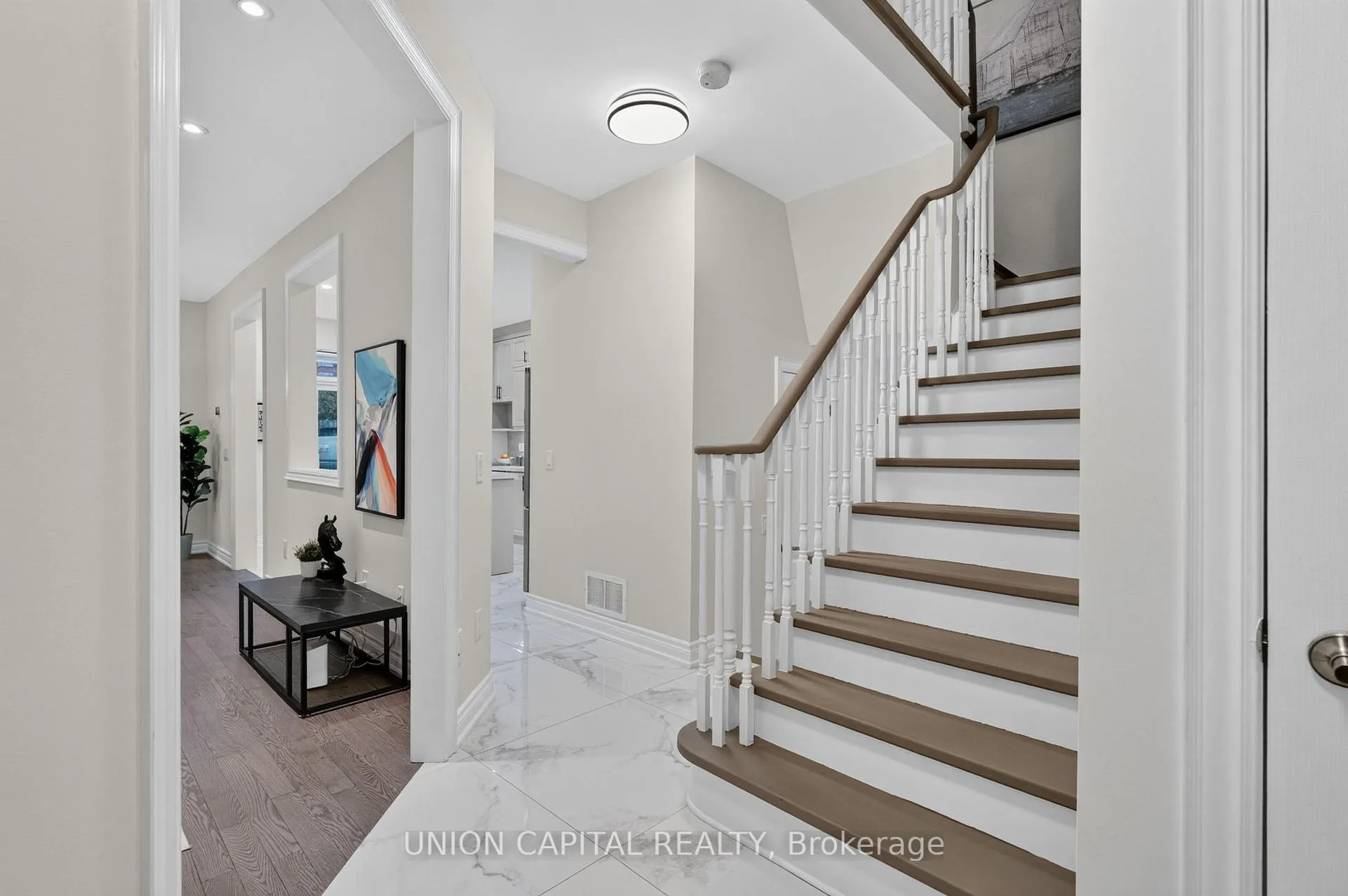 Photo 5 of 9 Ballymore Drive, Aurora, Bayview Wellington — HOMEH