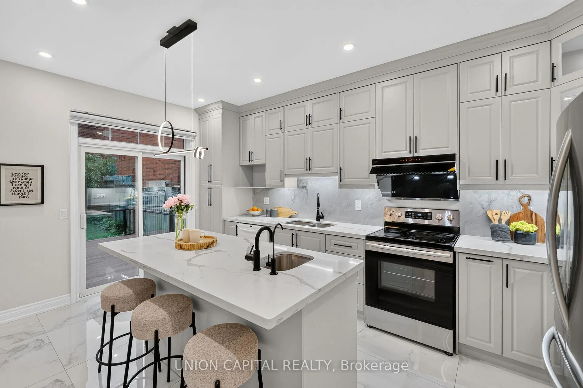 Photo 13 of 9 Ballymore Drive, Aurora, Bayview Wellington — HOMEH
