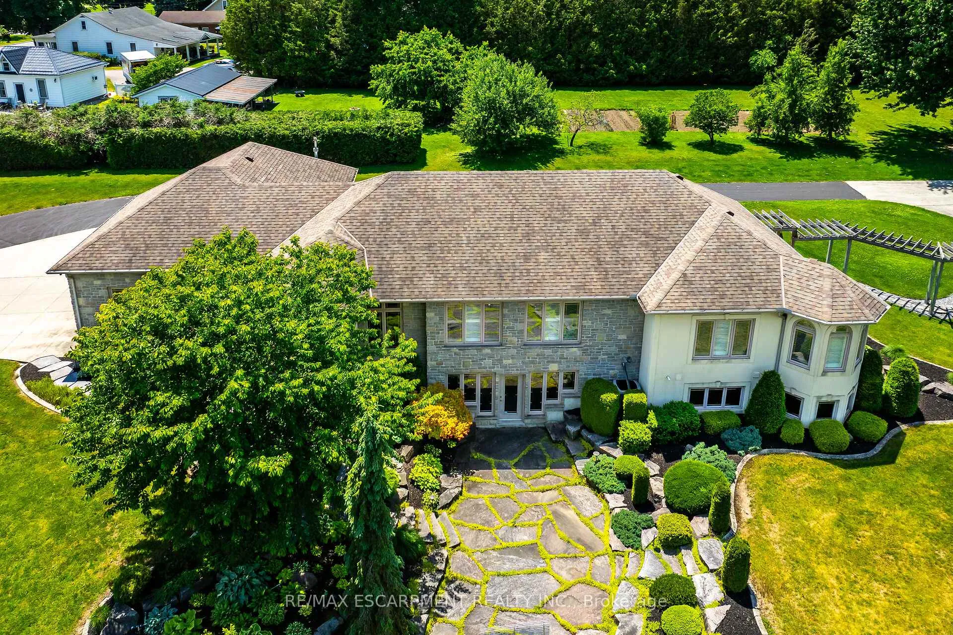 Photo 2 of 170 Prospect Street, Norfolk, Port Dover — HOMEH