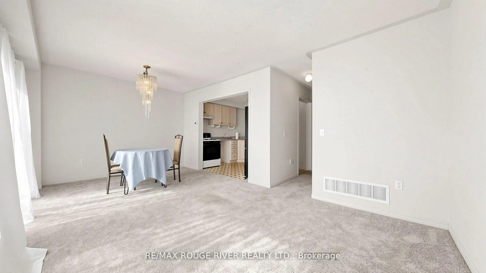 Photo 10 of 4 Trowell Lane, Ajax, Central — HOMEH