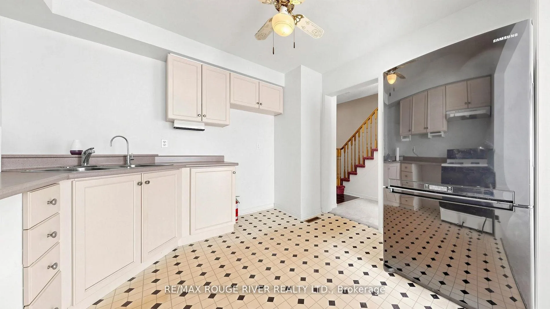Photo 14 of 4 Trowell Lane, Ajax, Central — HOMEH