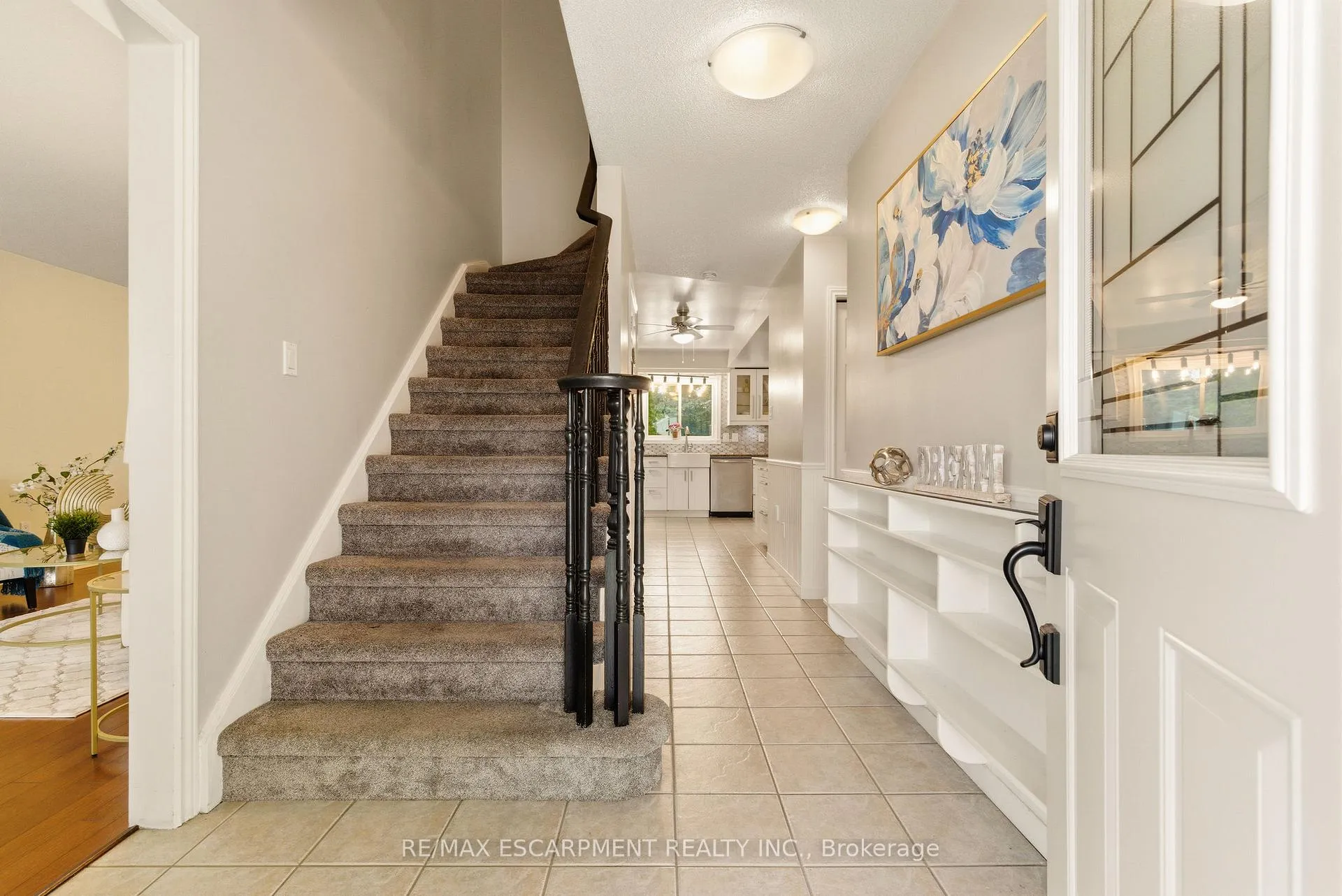 Photo 4 of 17 Piper Place, Haldimand — HOMEH
