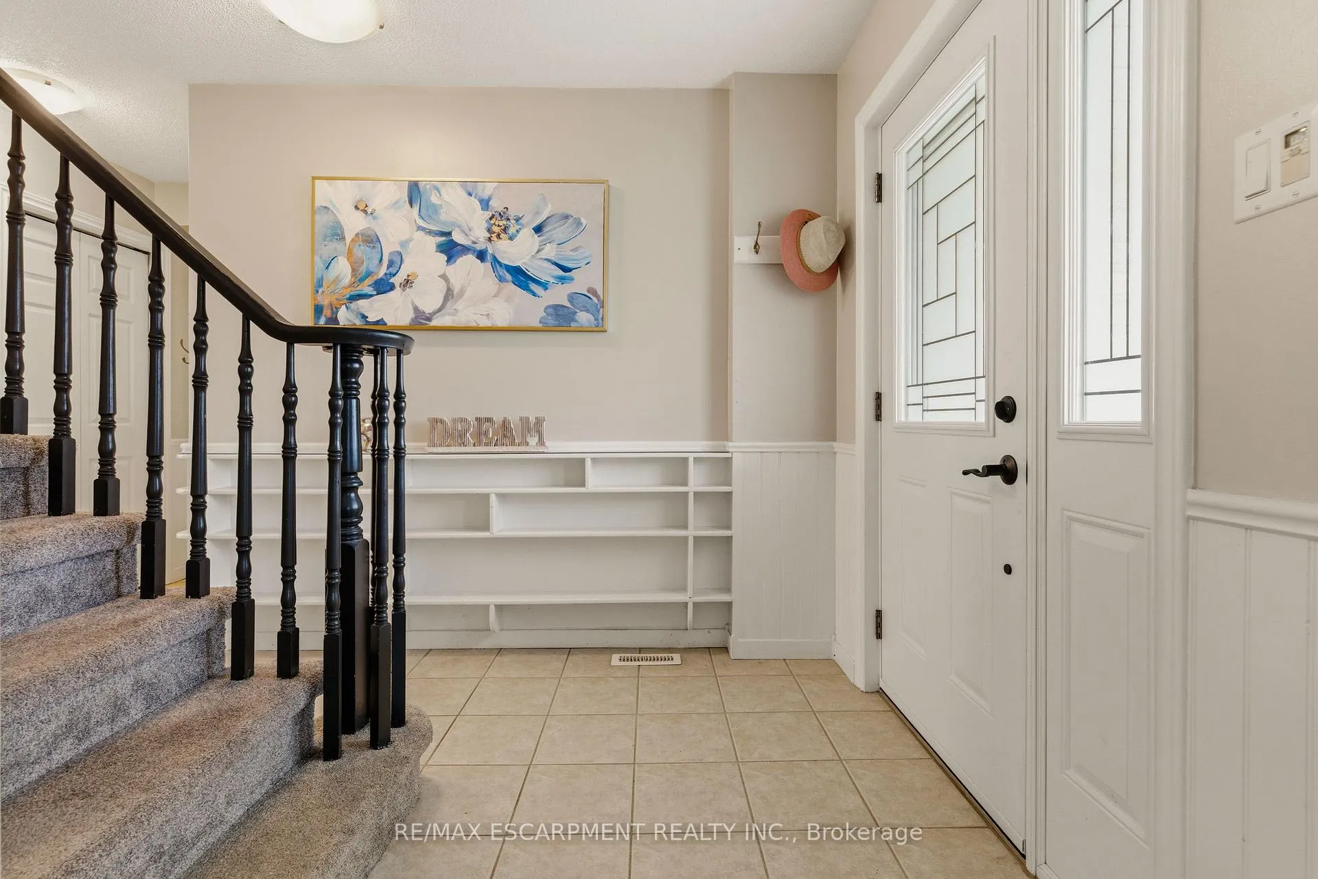 Photo 5 of 17 Piper Place, Haldimand — HOMEH