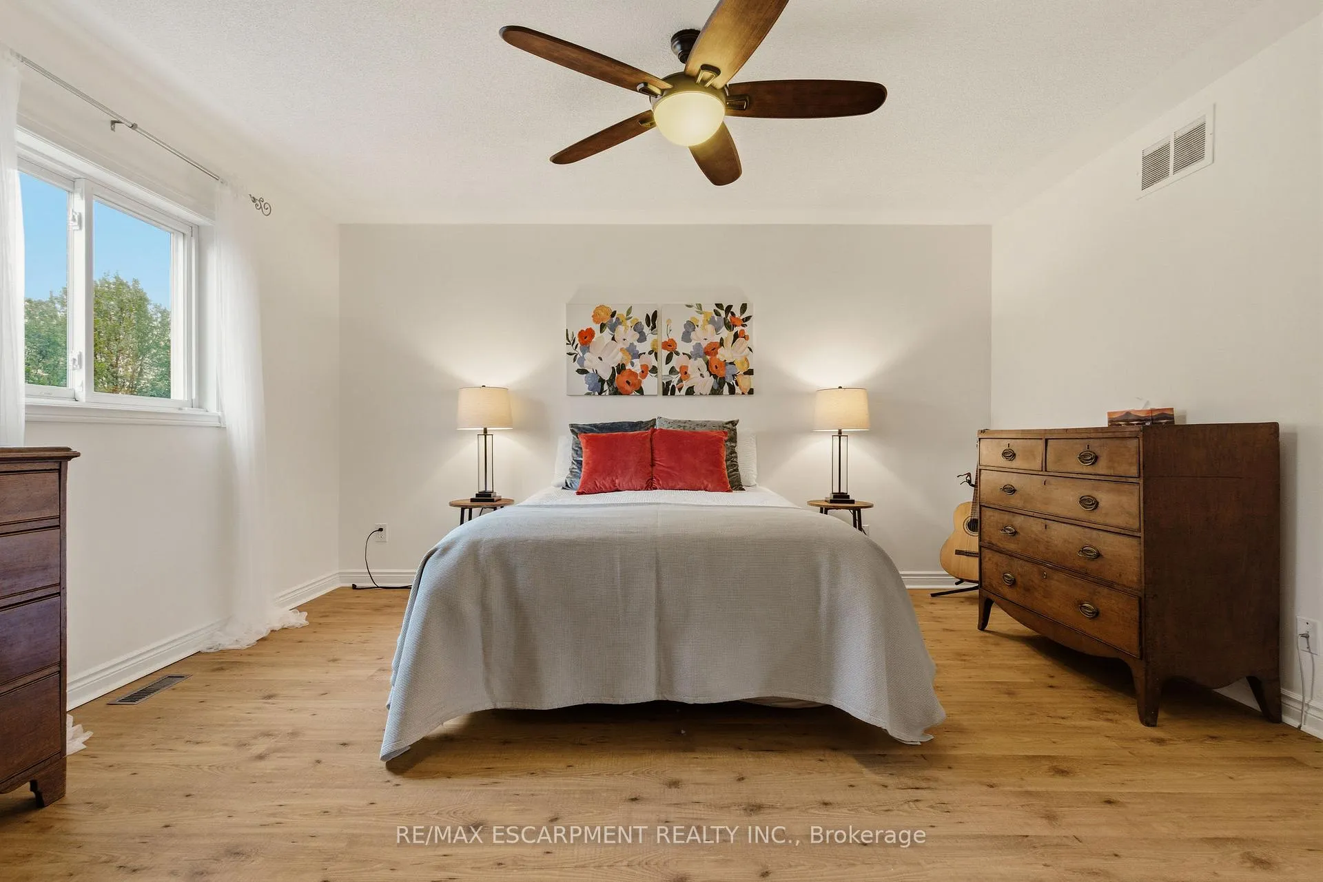 Photo 24 of 17 Piper Place, Haldimand — HOMEH