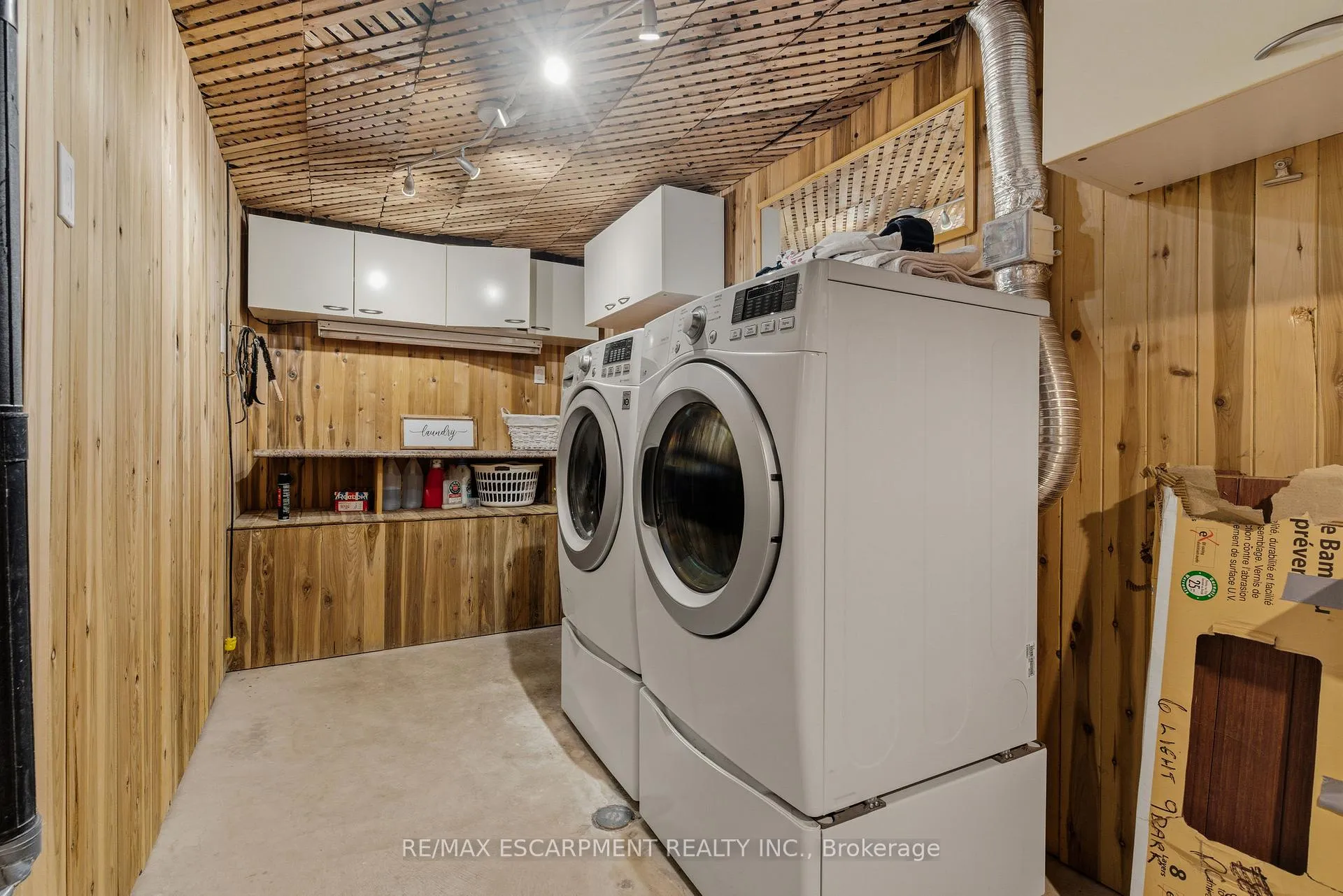 Photo 33 of 17 Piper Place, Haldimand — HOMEH
