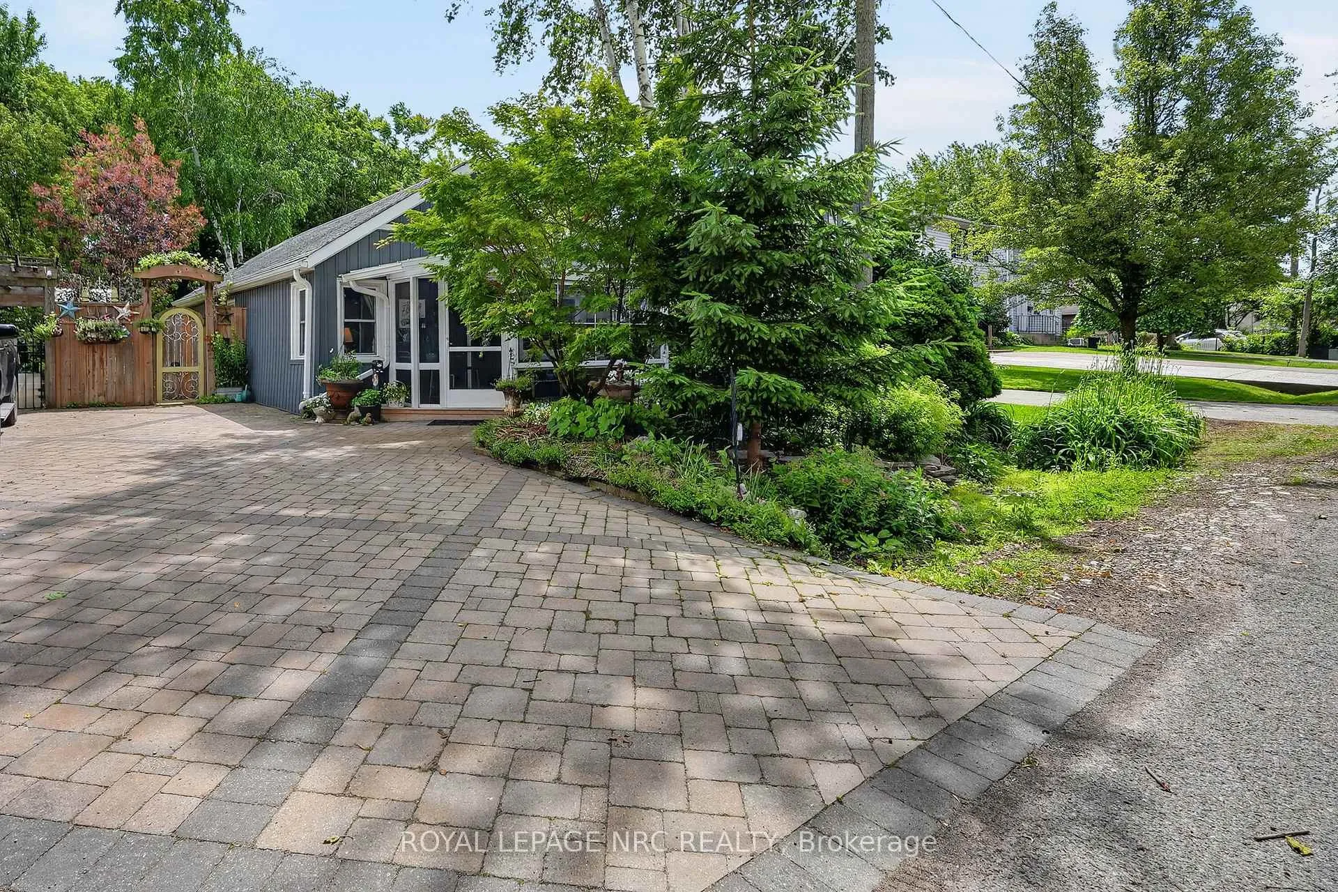 Photo 1 of 80 Newport Street, St. Catharines, Port Weller — HOMEH