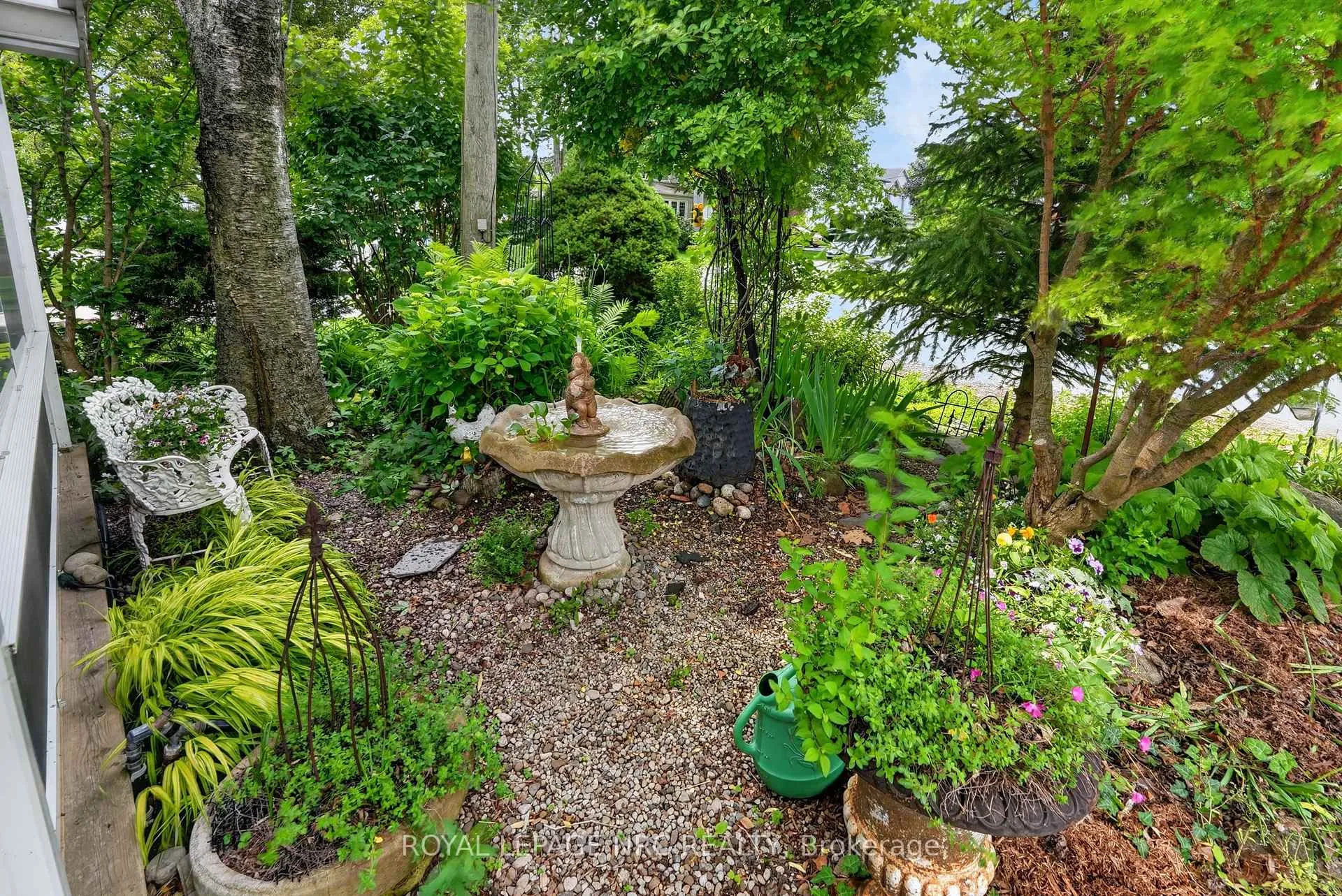 Photo 3 of 80 Newport Street, St. Catharines, Port Weller — HOMEH