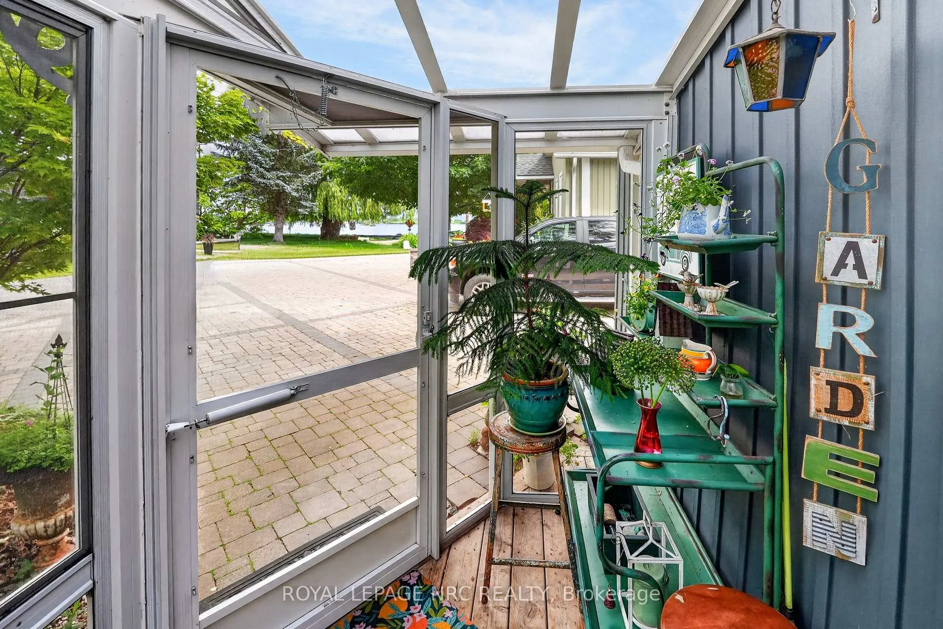 Photo 5 of 80 Newport Street, St. Catharines, Port Weller — HOMEH