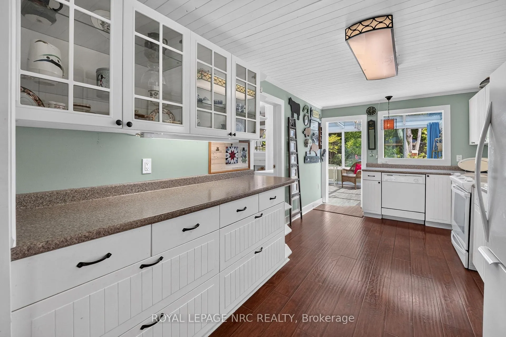 Photo 9 of 80 Newport Street, St. Catharines, Port Weller — HOMEH