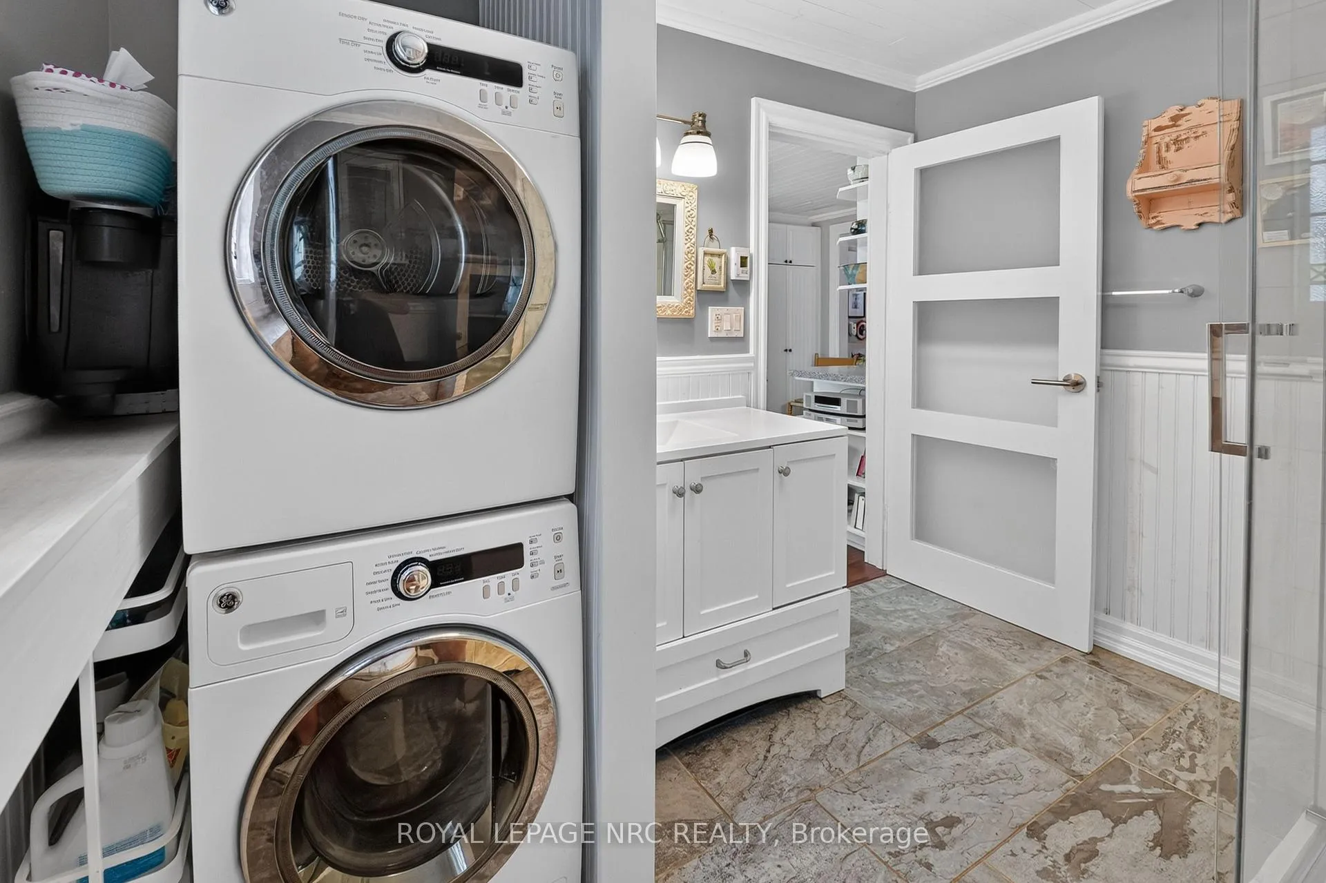 Photo 24 of 80 Newport Street, St. Catharines, Port Weller — HOMEH