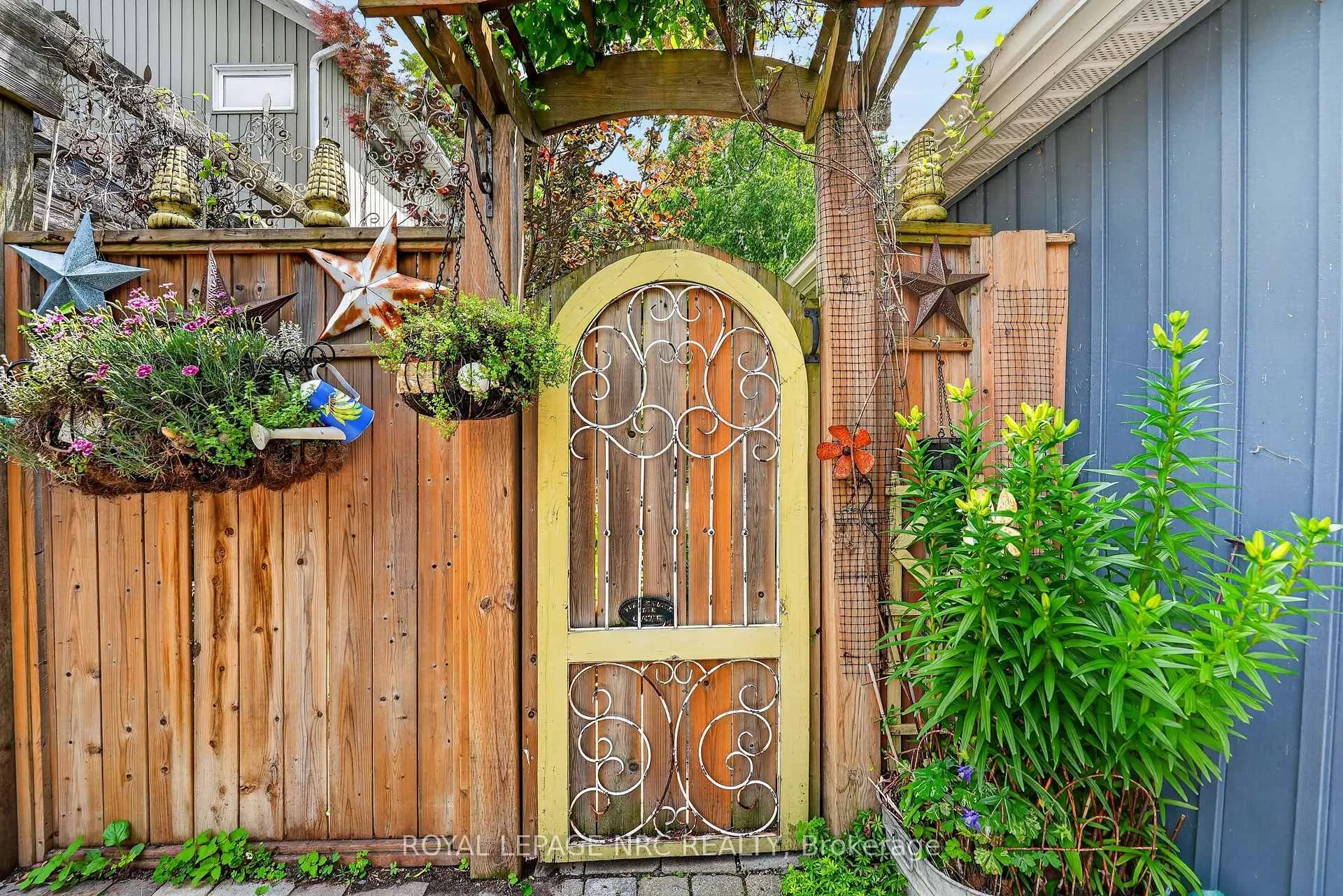 Photo 25 of 80 Newport Street, St. Catharines, Port Weller — HOMEH