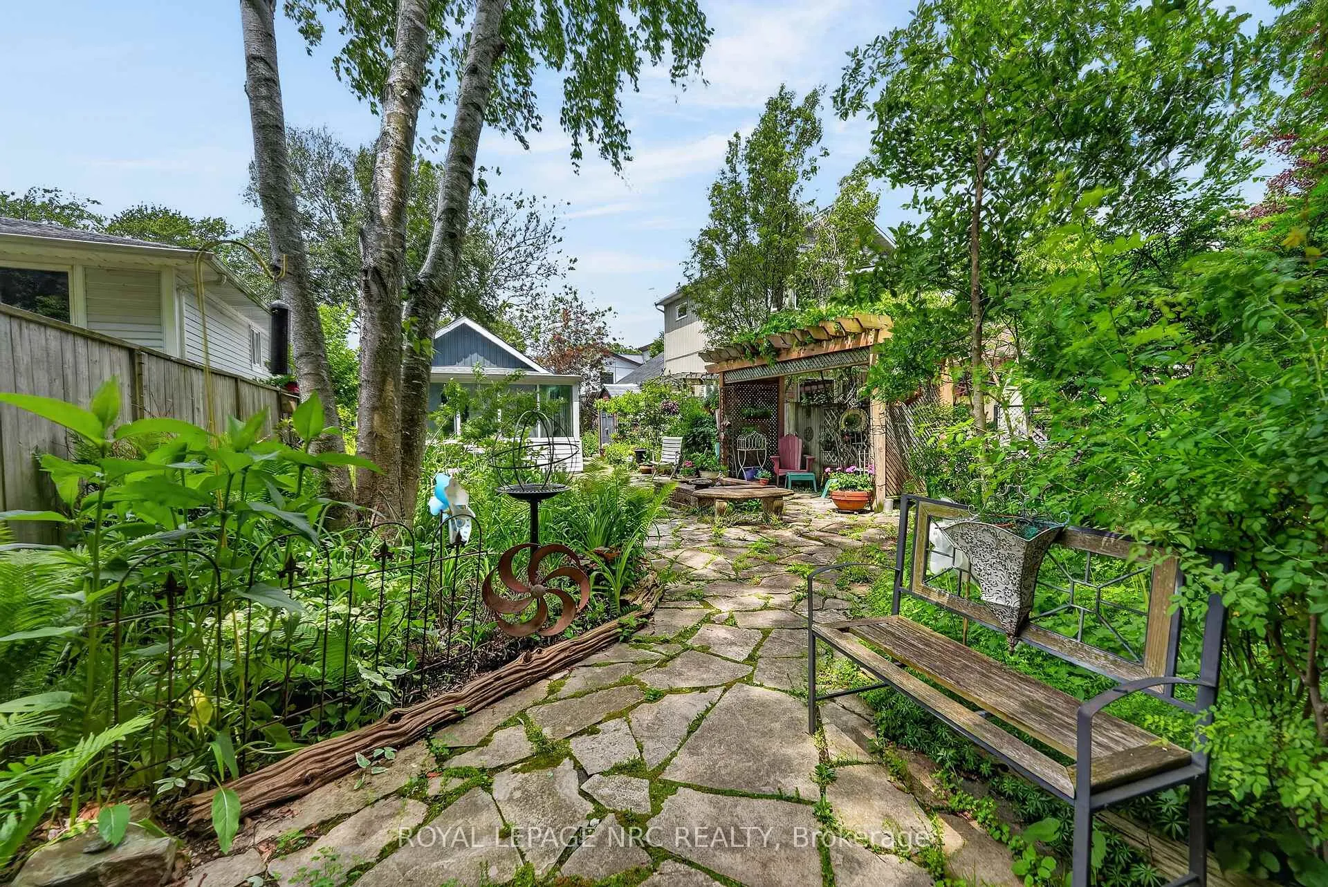 Photo 34 of 80 Newport Street, St. Catharines, Port Weller — HOMEH