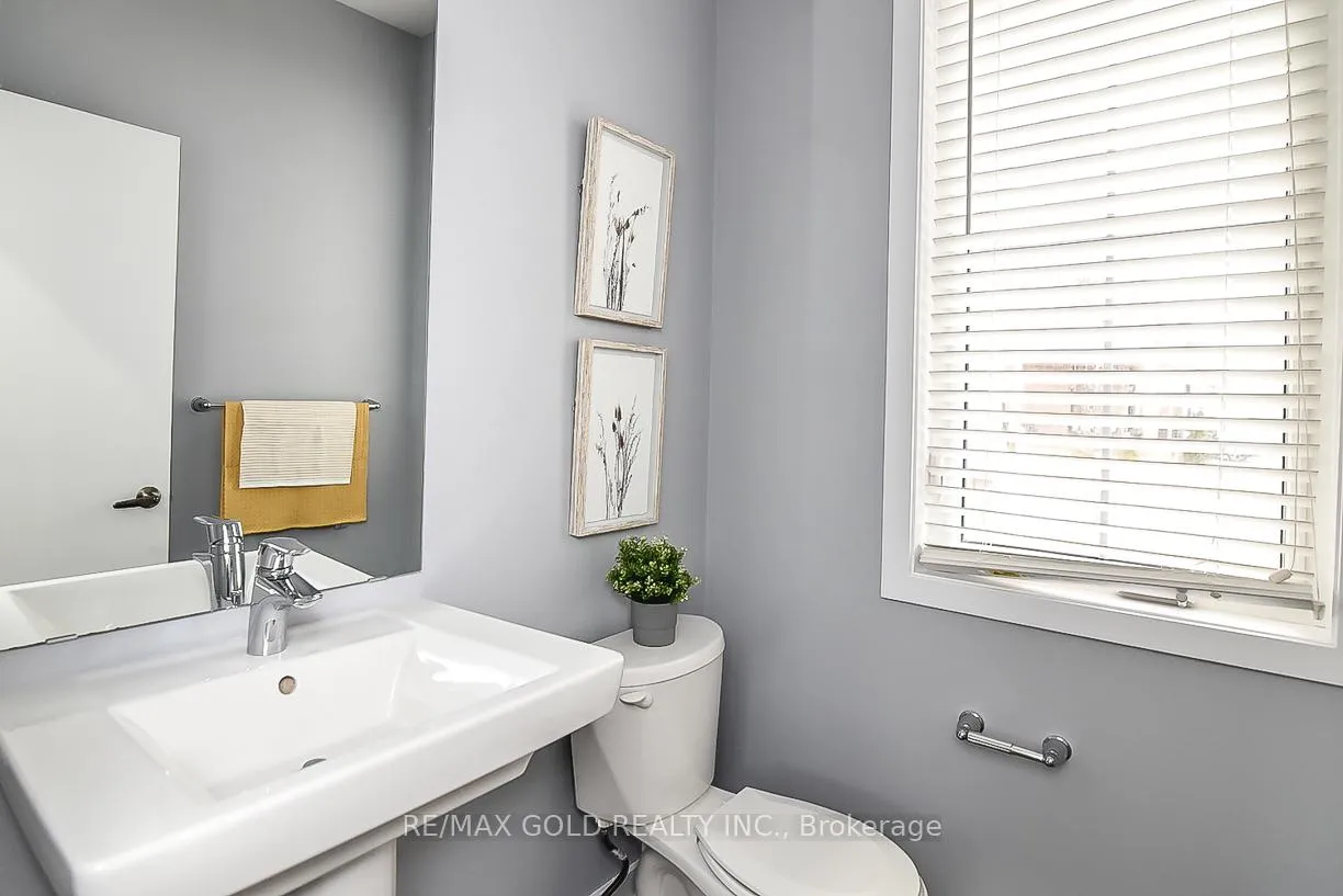 Photo 20 of 206 Crafter Crescent, Hamilton, Stoney Creek Mountain — HOMEH