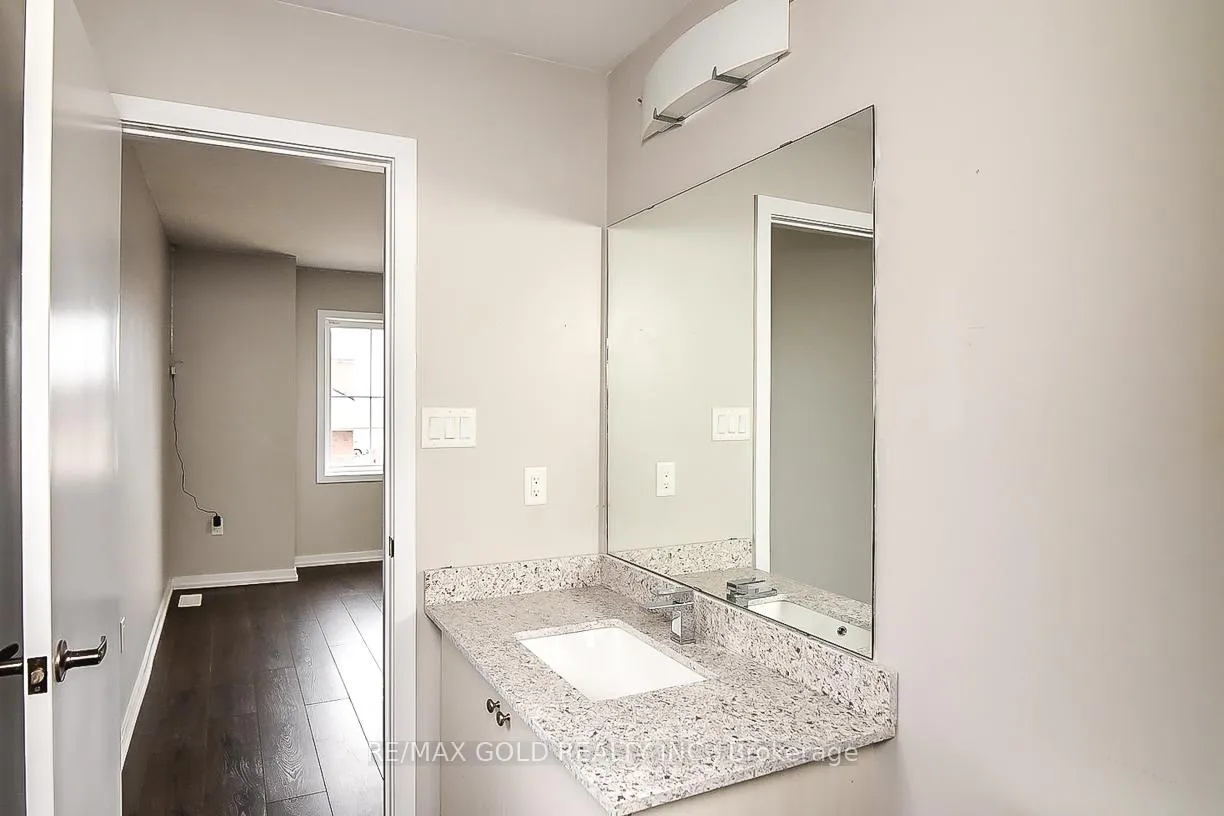 Photo 25 of 206 Crafter Crescent, Hamilton, Stoney Creek Mountain — HOMEH