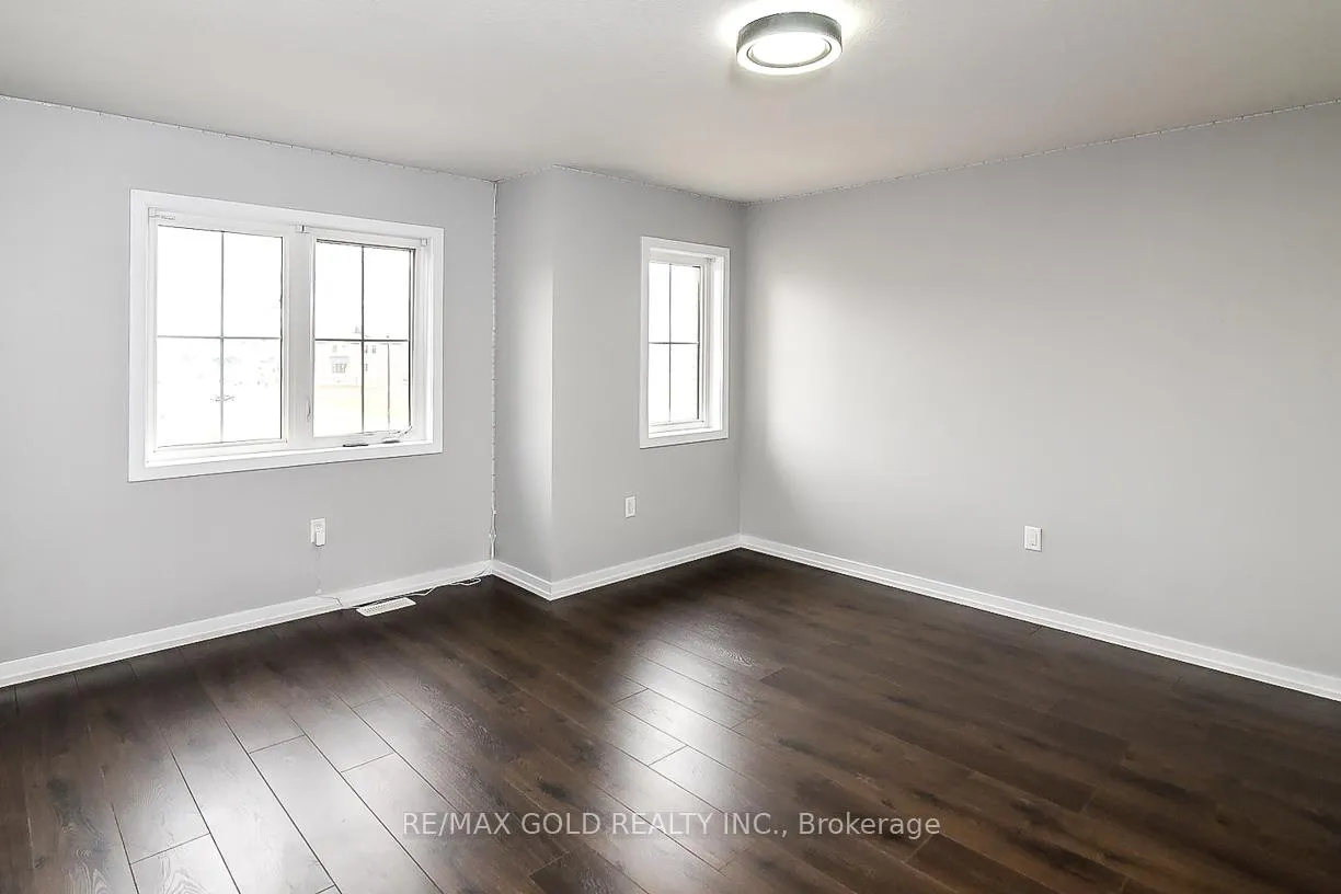 Photo 30 of 206 Crafter Crescent, Hamilton, Stoney Creek Mountain — HOMEH
