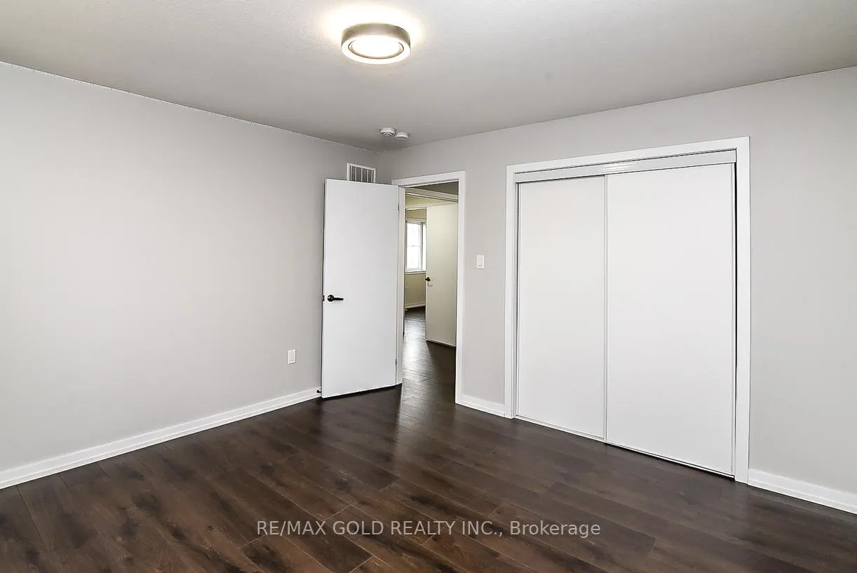 Photo 31 of 206 Crafter Crescent, Hamilton, Stoney Creek Mountain — HOMEH