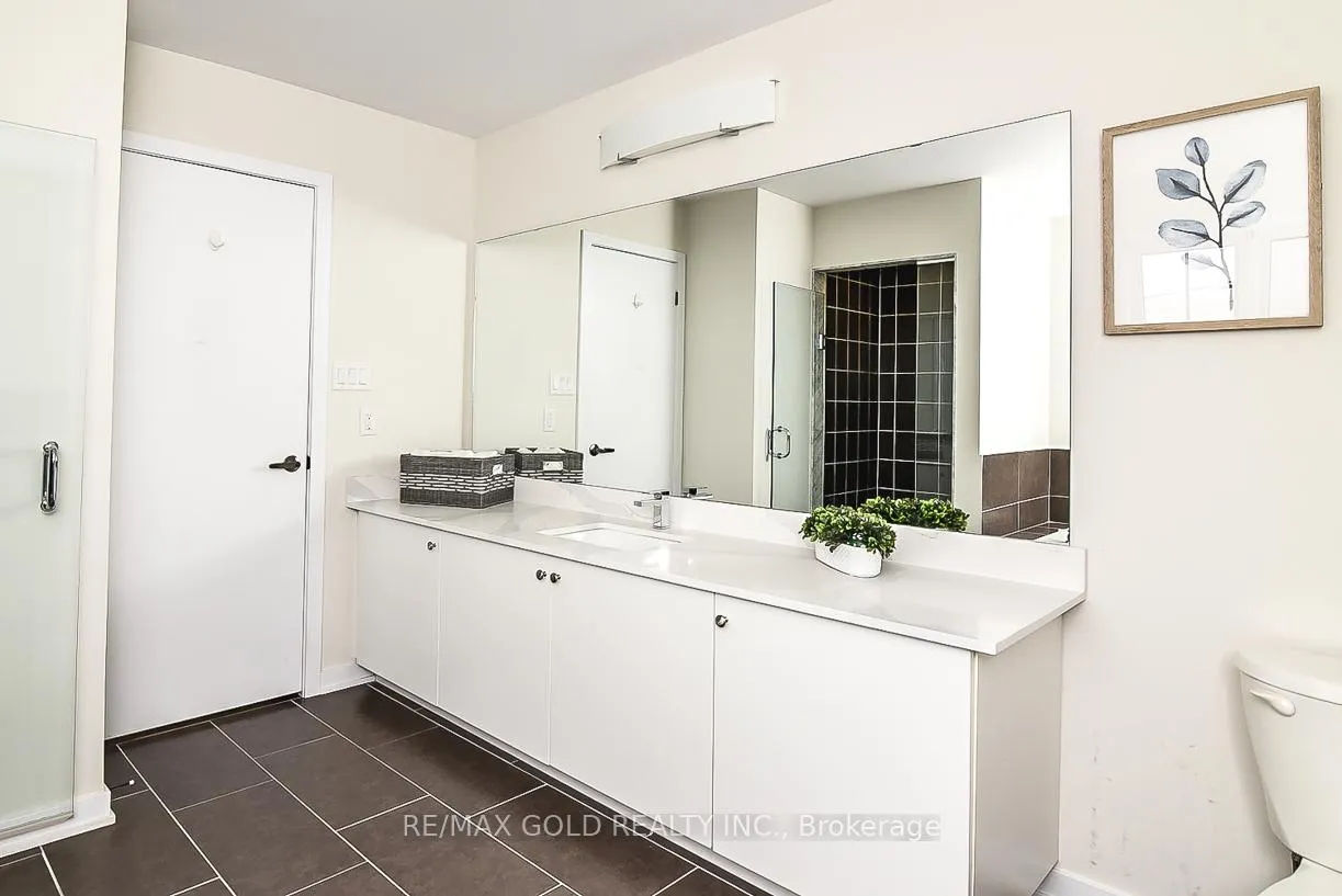 Photo 36 of 206 Crafter Crescent, Hamilton, Stoney Creek Mountain — HOMEH