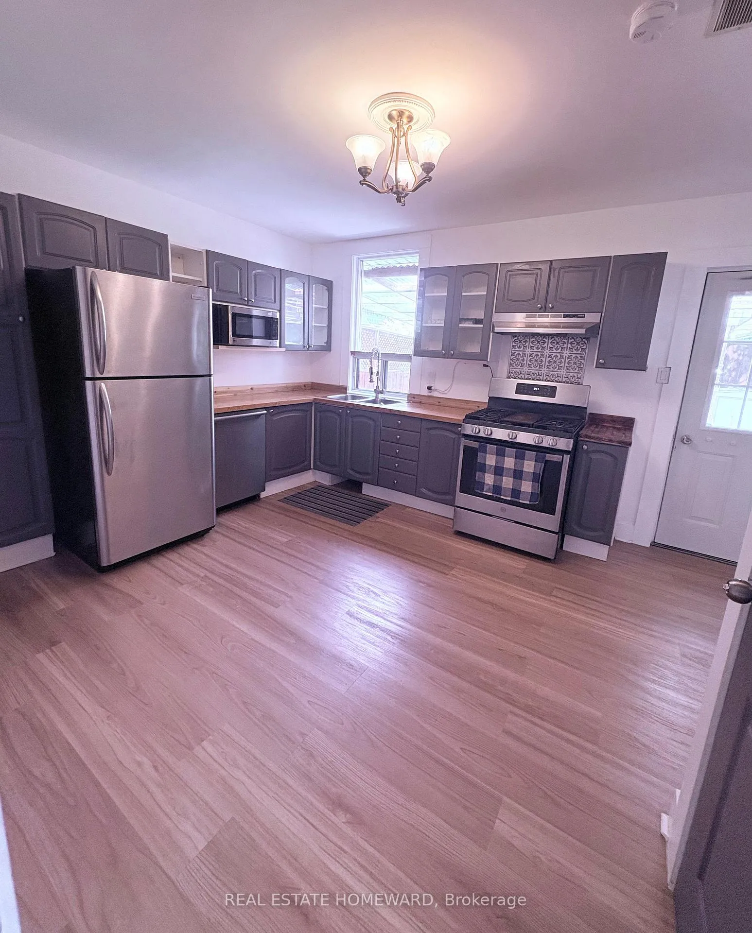 Photo 6 of 359 Cedarvale Avenue, Toronto, Woodbine-Lumsden — HOMEH