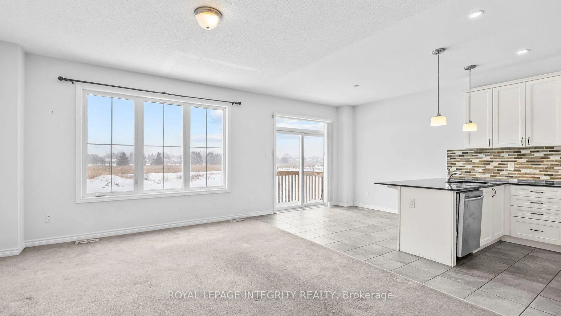 Photo 5 of 163 Cranesbill Road, Ottawa, Kanata - Emerald Meadows/Trailwest — HOMEH