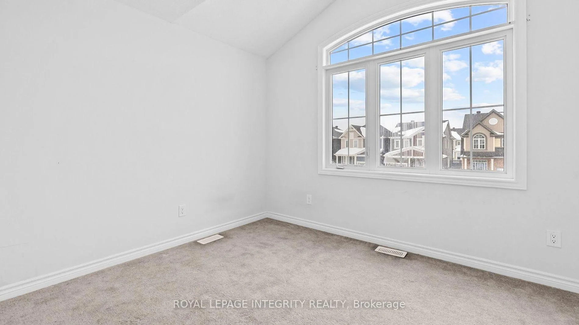 Photo 13 of 163 Cranesbill Road, Ottawa, Kanata - Emerald Meadows/Trailwest — HOMEH