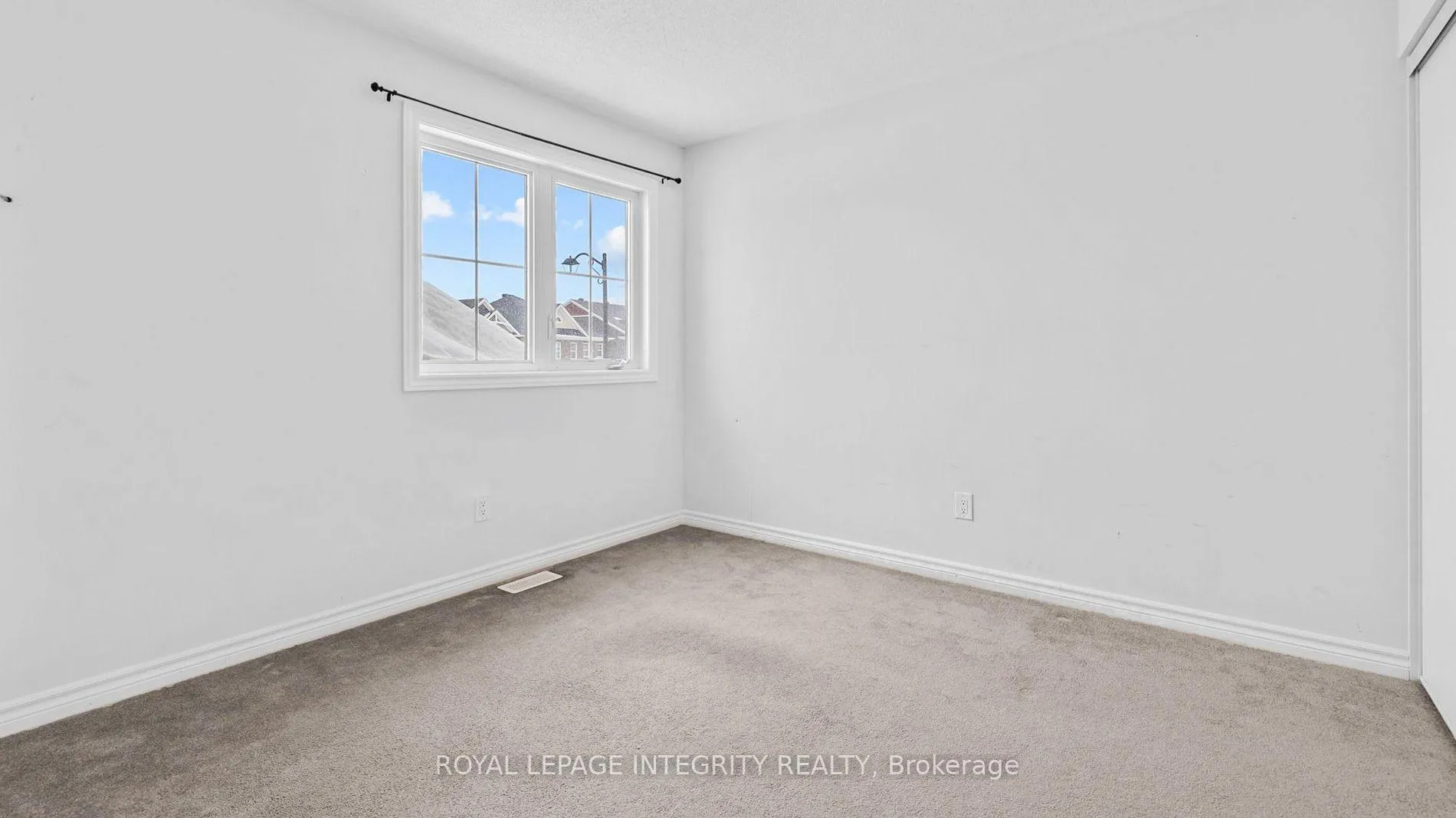 Photo 14 of 163 Cranesbill Road, Ottawa, Kanata - Emerald Meadows/Trailwest — HOMEH