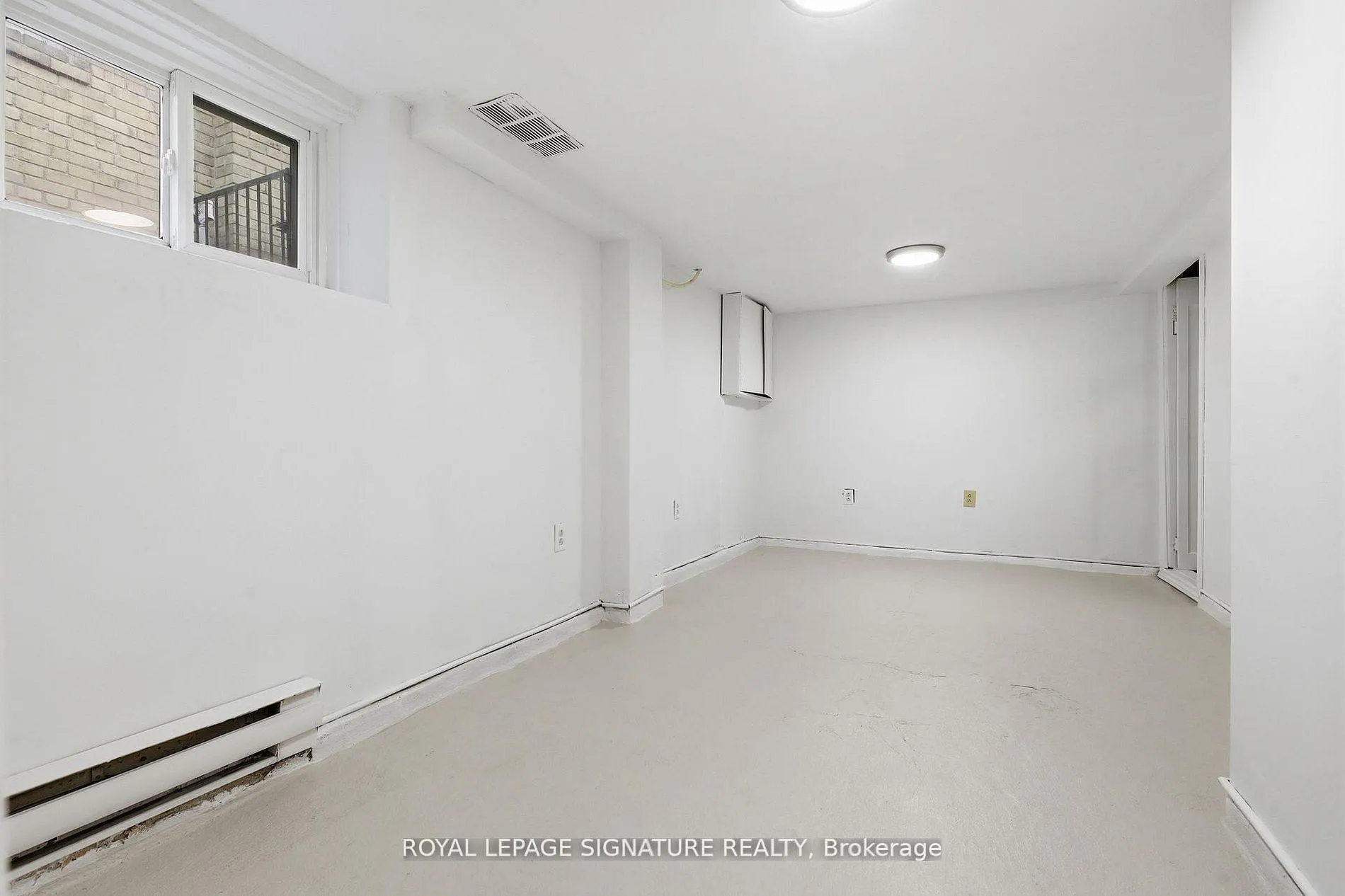Photo 15 of 53 Juliet Crescent, Toronto, Keelesdale-Eglinton West — HOMEH