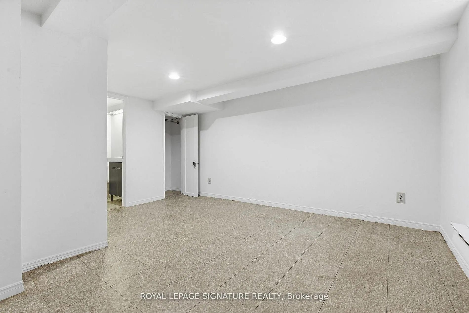 Photo 16 of 53 Juliet Crescent, Toronto, Keelesdale-Eglinton West — HOMEH
